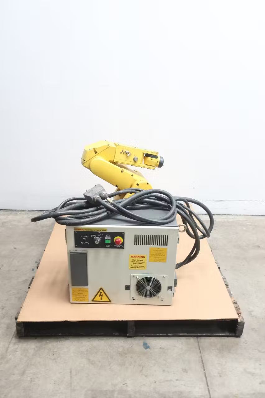 FANUC A05B-2551-B160 A05B-1139-B204 LR MATE 200IC ROBOT CONTROLLER ASSEMBLY - undefined