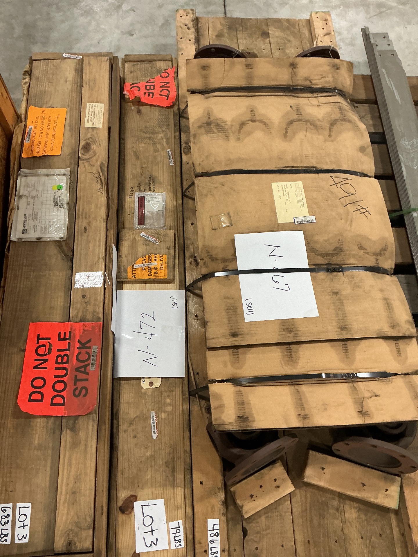 BULK QTY OF INDUSTRIAL PARTS AND PNEUMATIC COMPONENTS - undefined