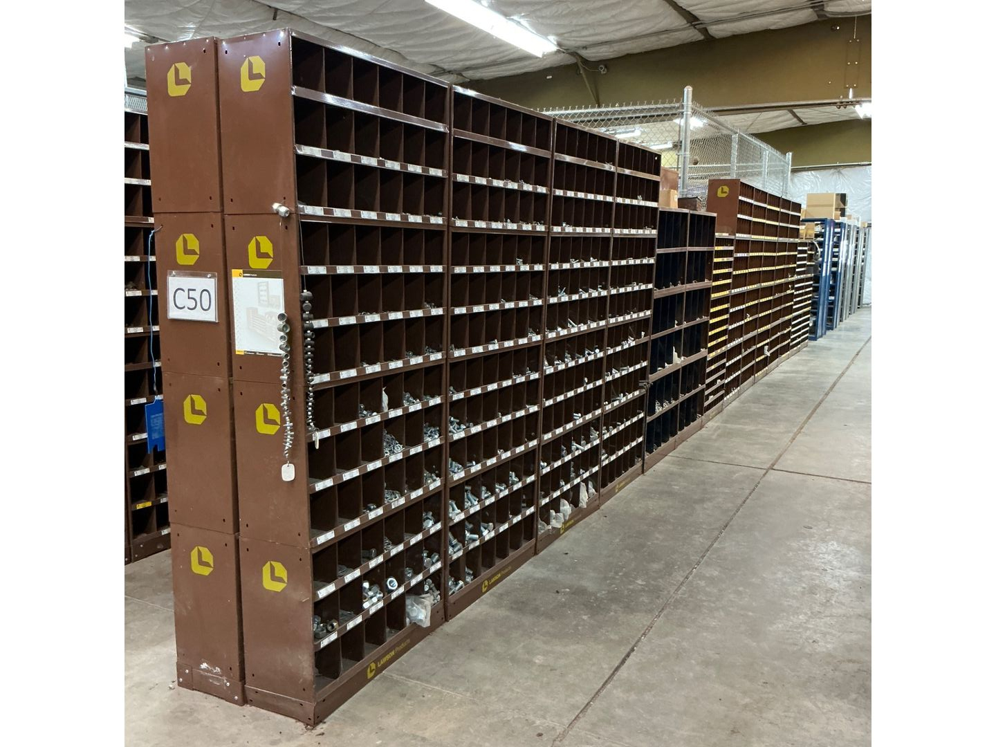 BULK QTY OF INDUSTRIAL FASTENERS - undefined