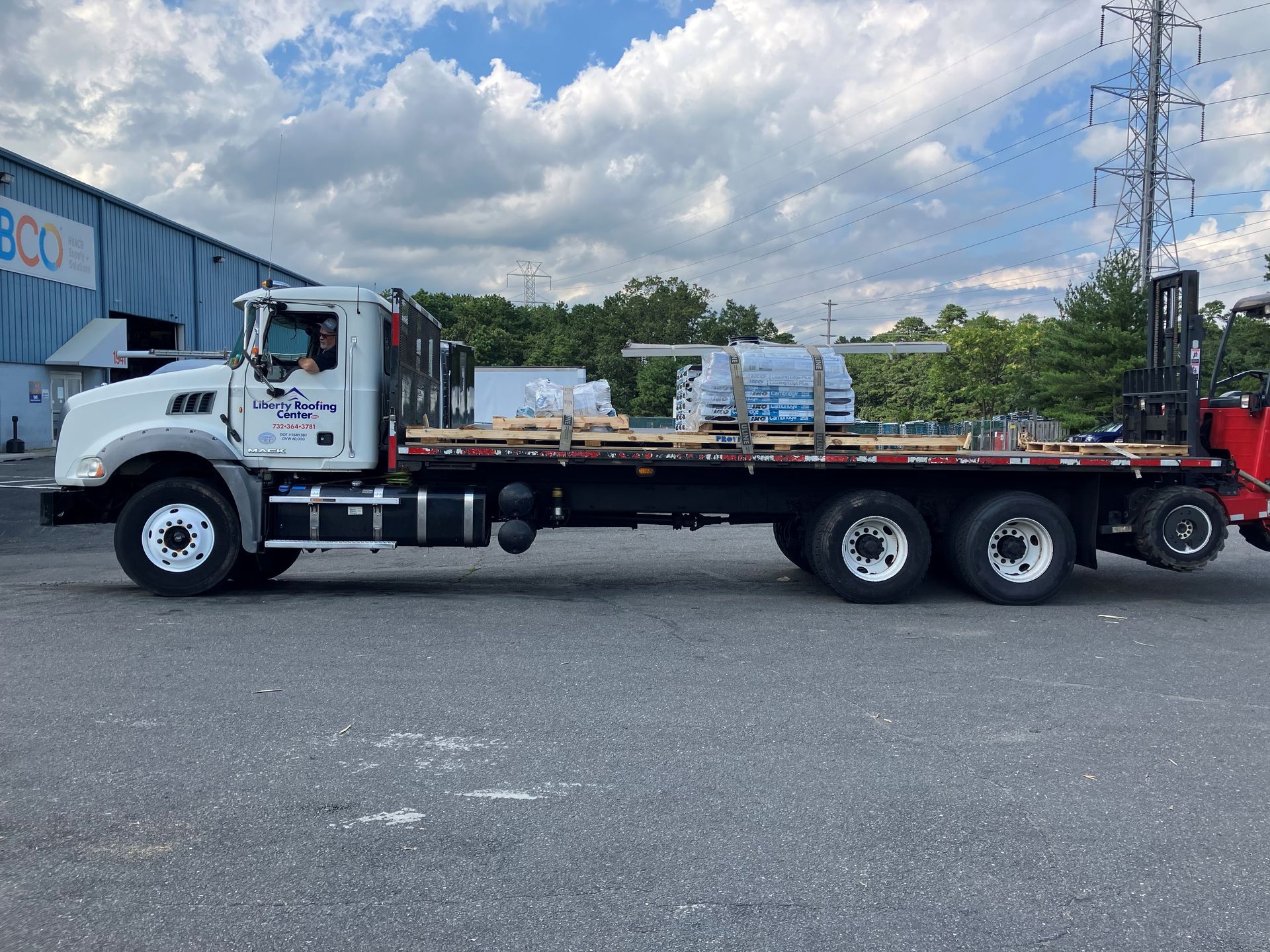 2015 - MACK - GU533 FLATBED TRUCK - undefined