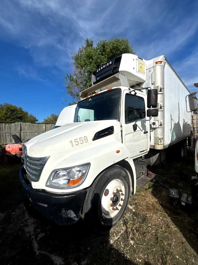 2010 HINO CONVENTIONAL BOX TRUCK - undefined