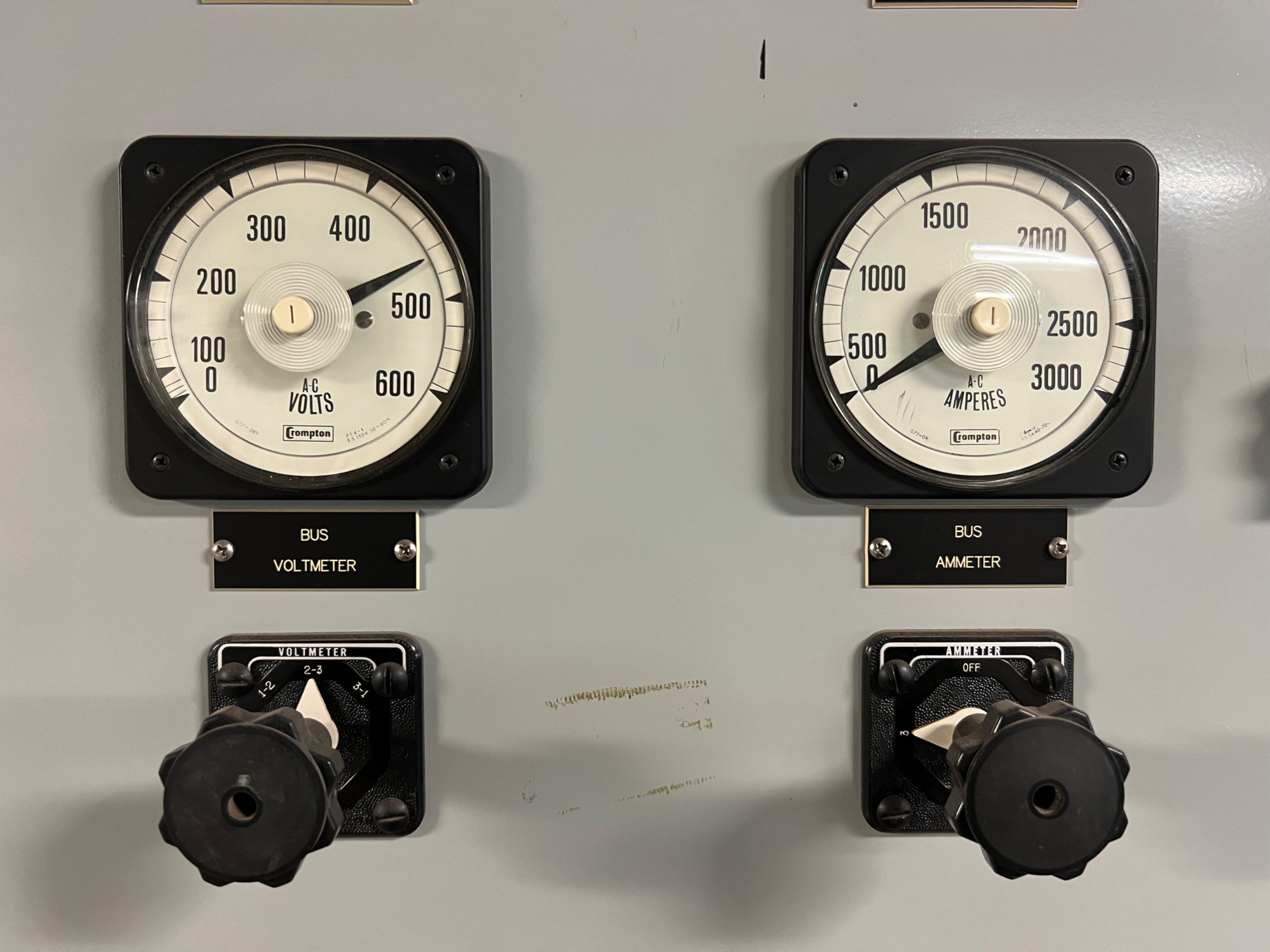 BULK QTY OF MOTOR CONTROL CENTERS - undefined
