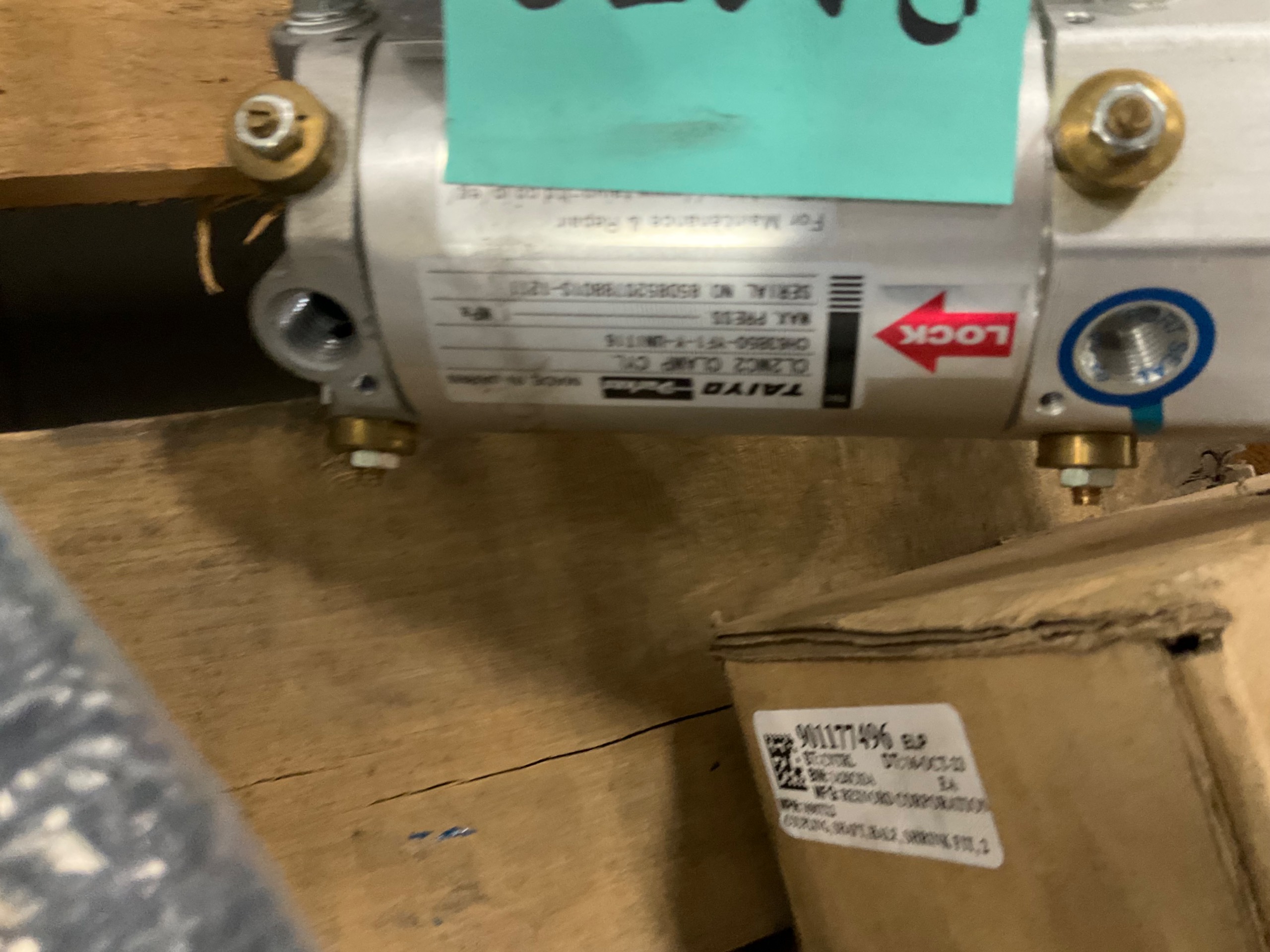 BULK LIST OF HYDRAULIC & PNEUMATIC CYLINDERS - undefined