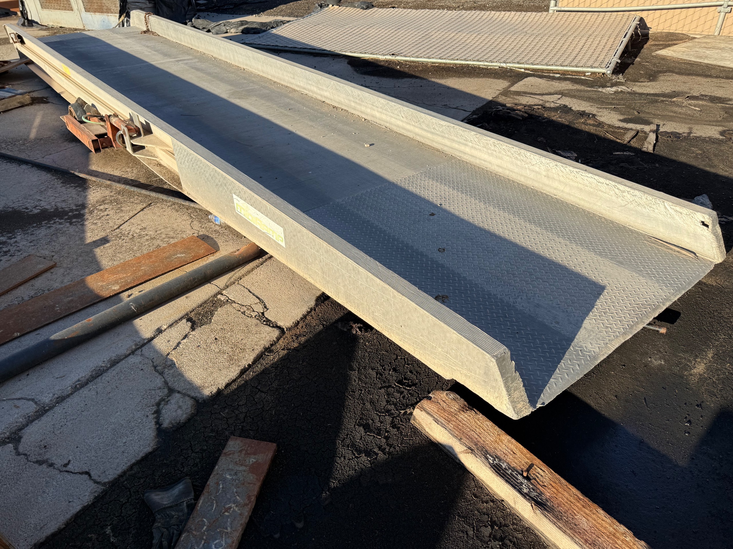 BULK QTY OF INDUSTRIAL PARTS - undefined