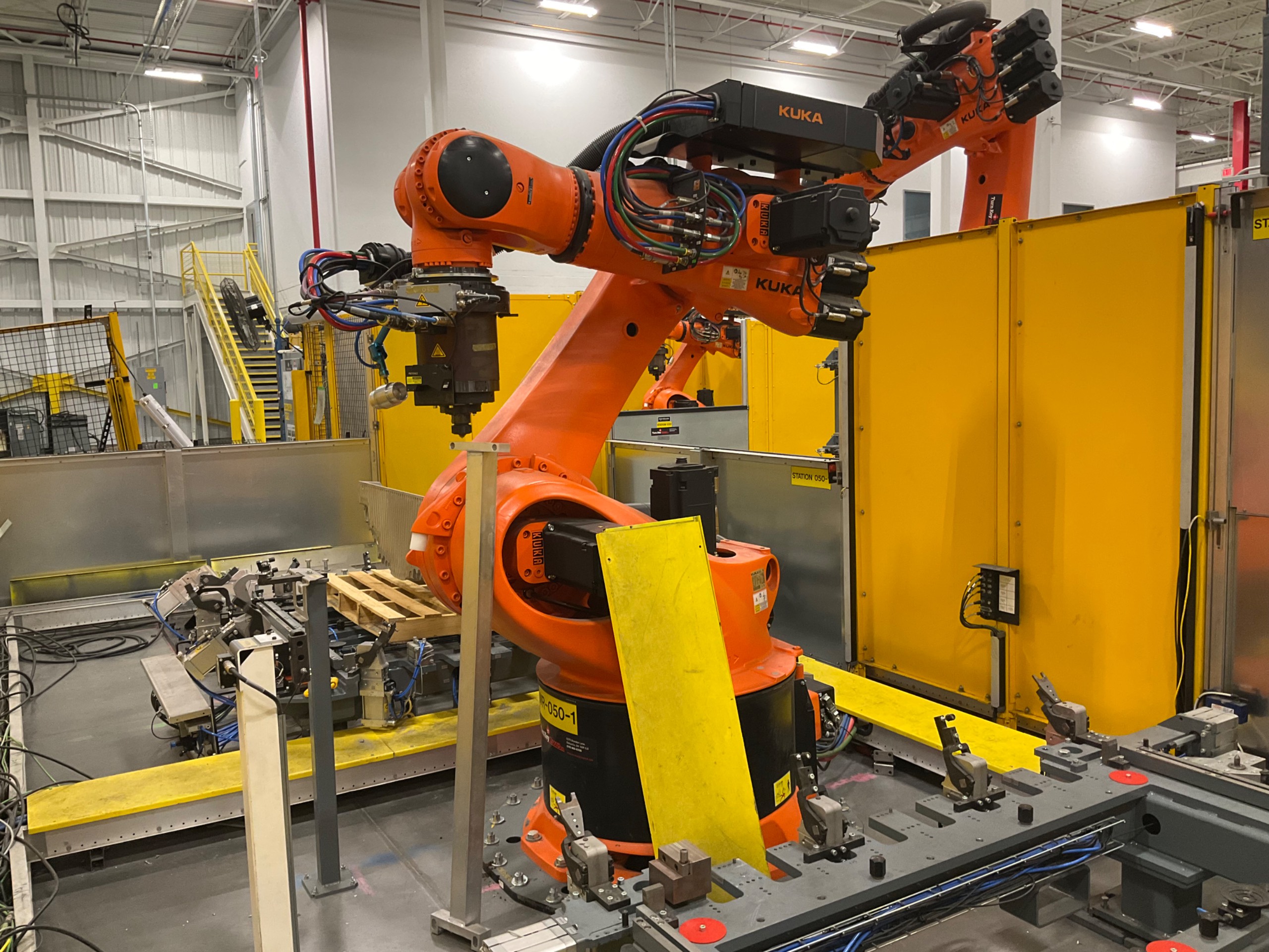 2021 KUKA KR 500 R2830 ROBOT & CONTROLLER ASSEMBLY - undefined