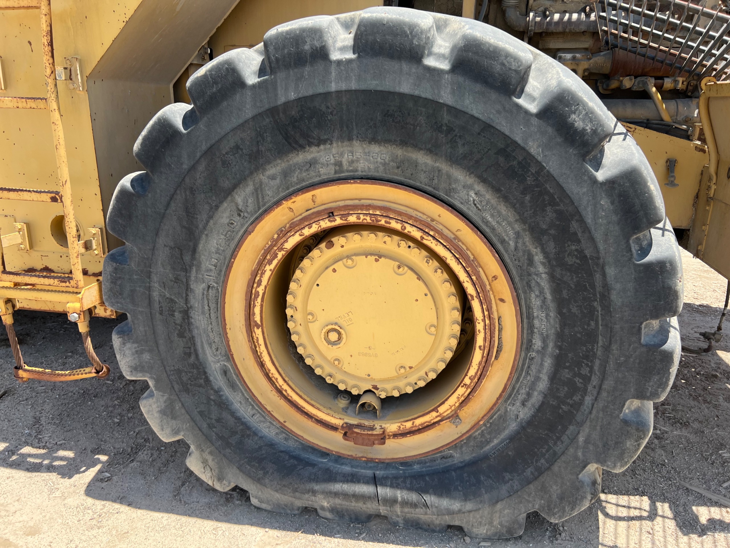 CATERPILLAR 988B WHEEL LOADER - undefined