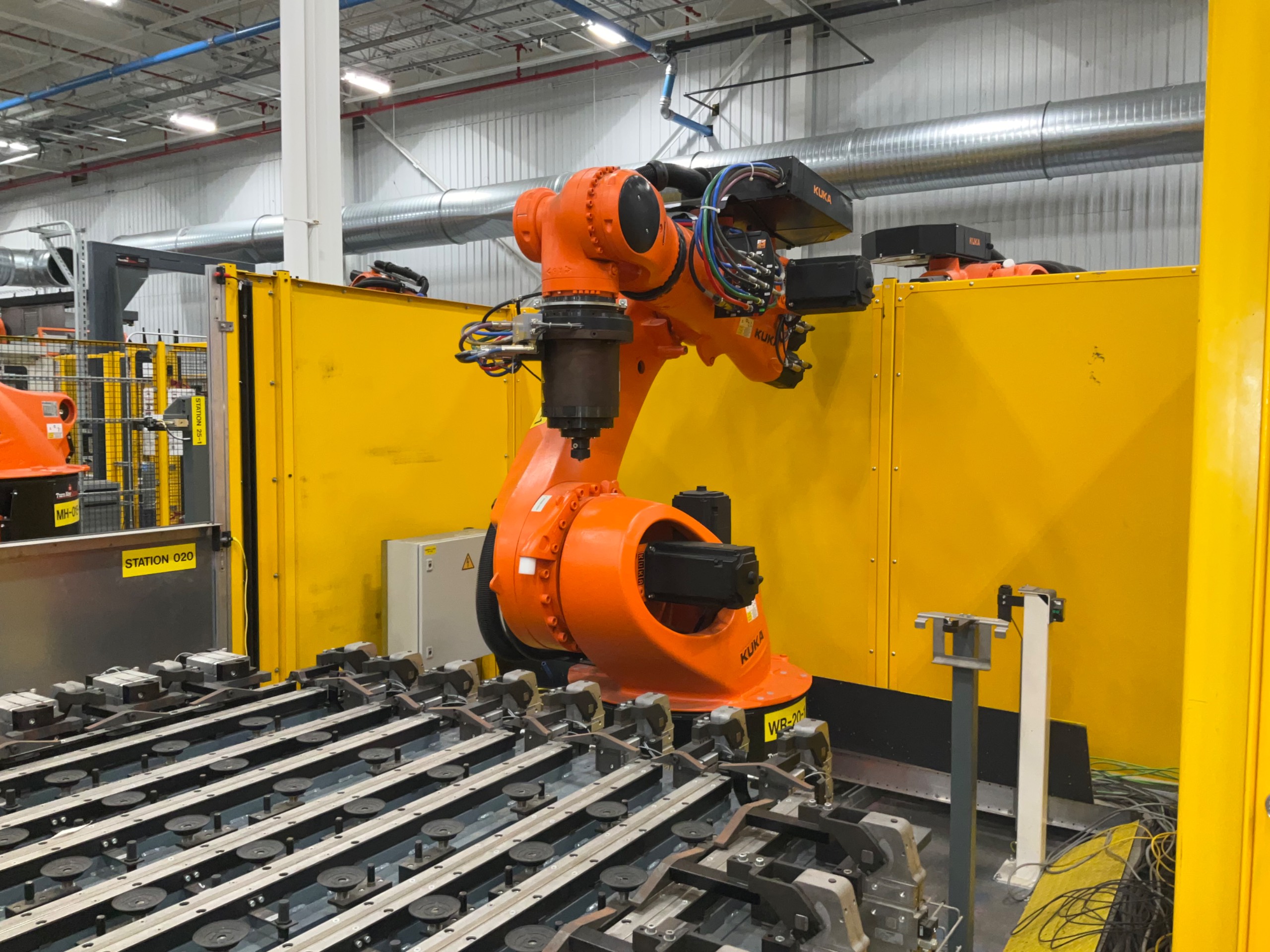 2021 KUKA KR 500 R2830 ROBOT & CONTROLLER ASSEMBLY - undefined