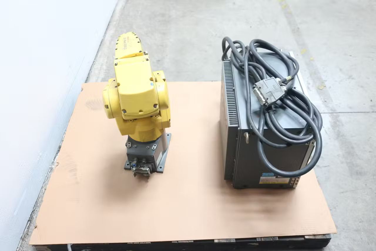 FANUC A05B-2551-B160 A05B-1139-B204 LR MATE 200IC ROBOT CONTROLLER ASSEMBLY - undefined