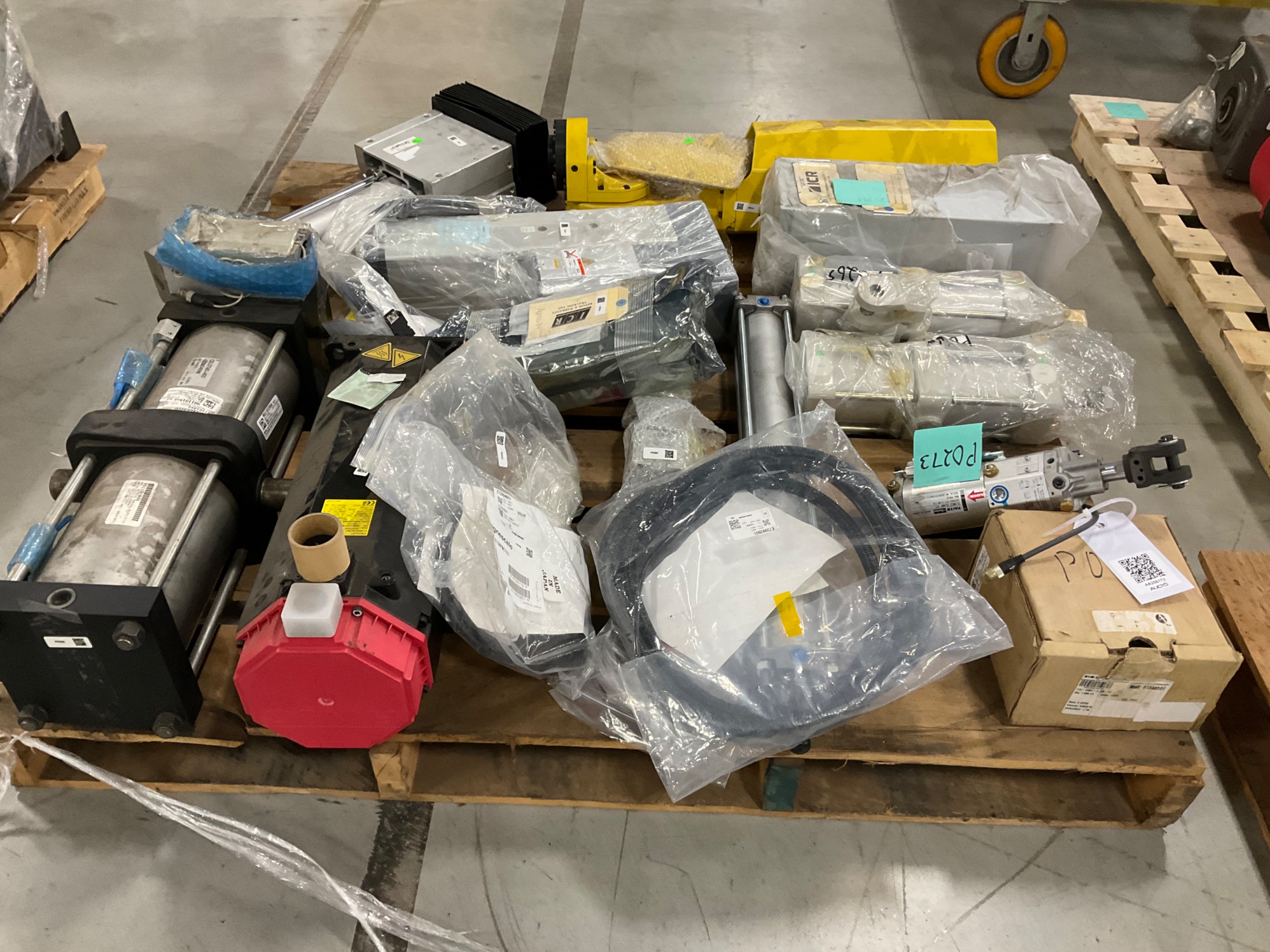 BULK LIST OF HYDRAULIC & PNEUMATIC CYLINDERS - undefined