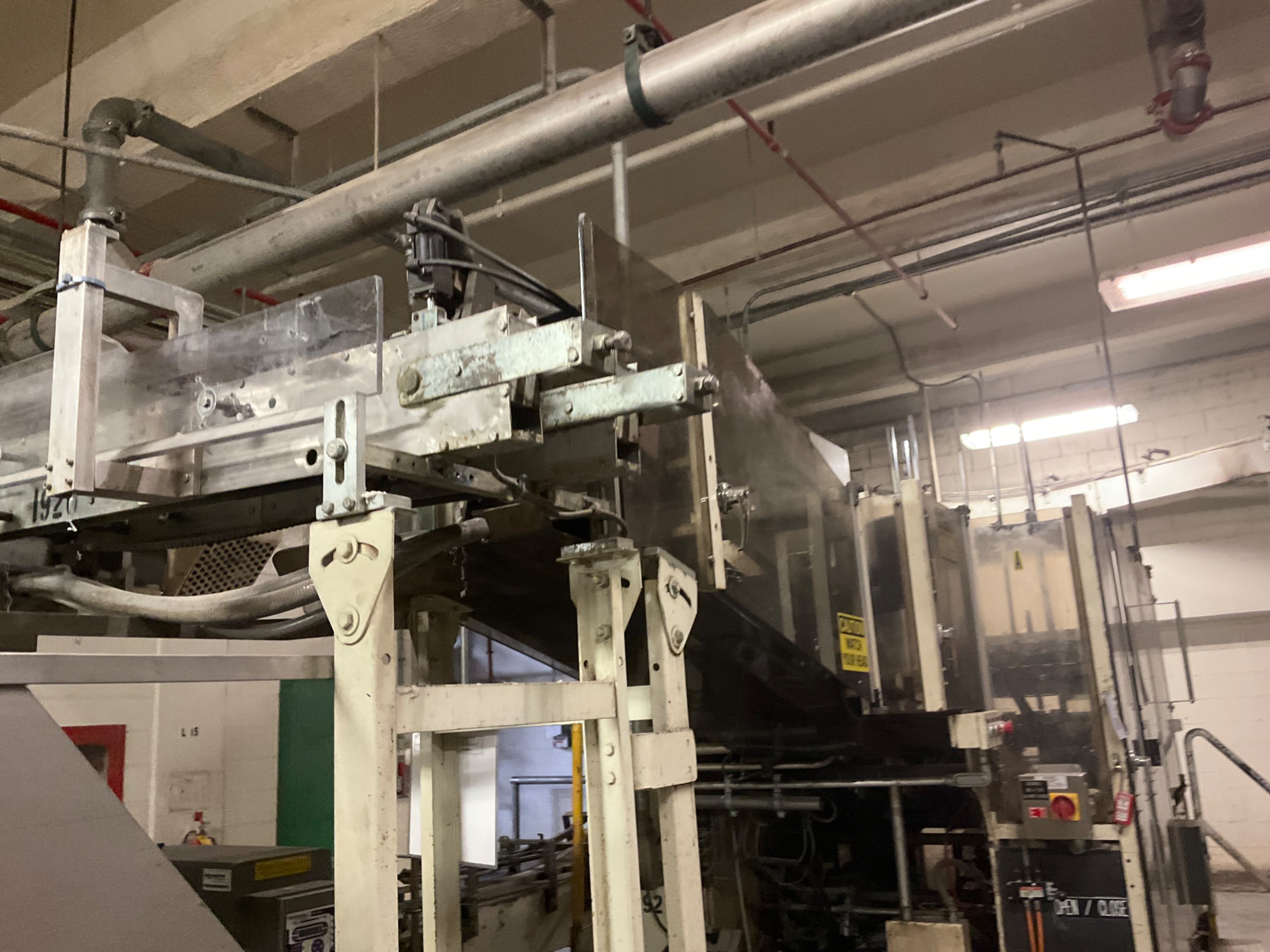 1983 JONES SSG PACKAGING MACHINE - undefined