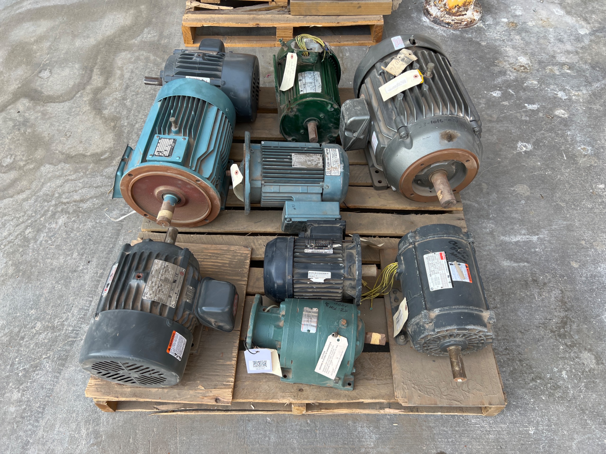 QTY 9: ELECTRIC MOTORS - undefined