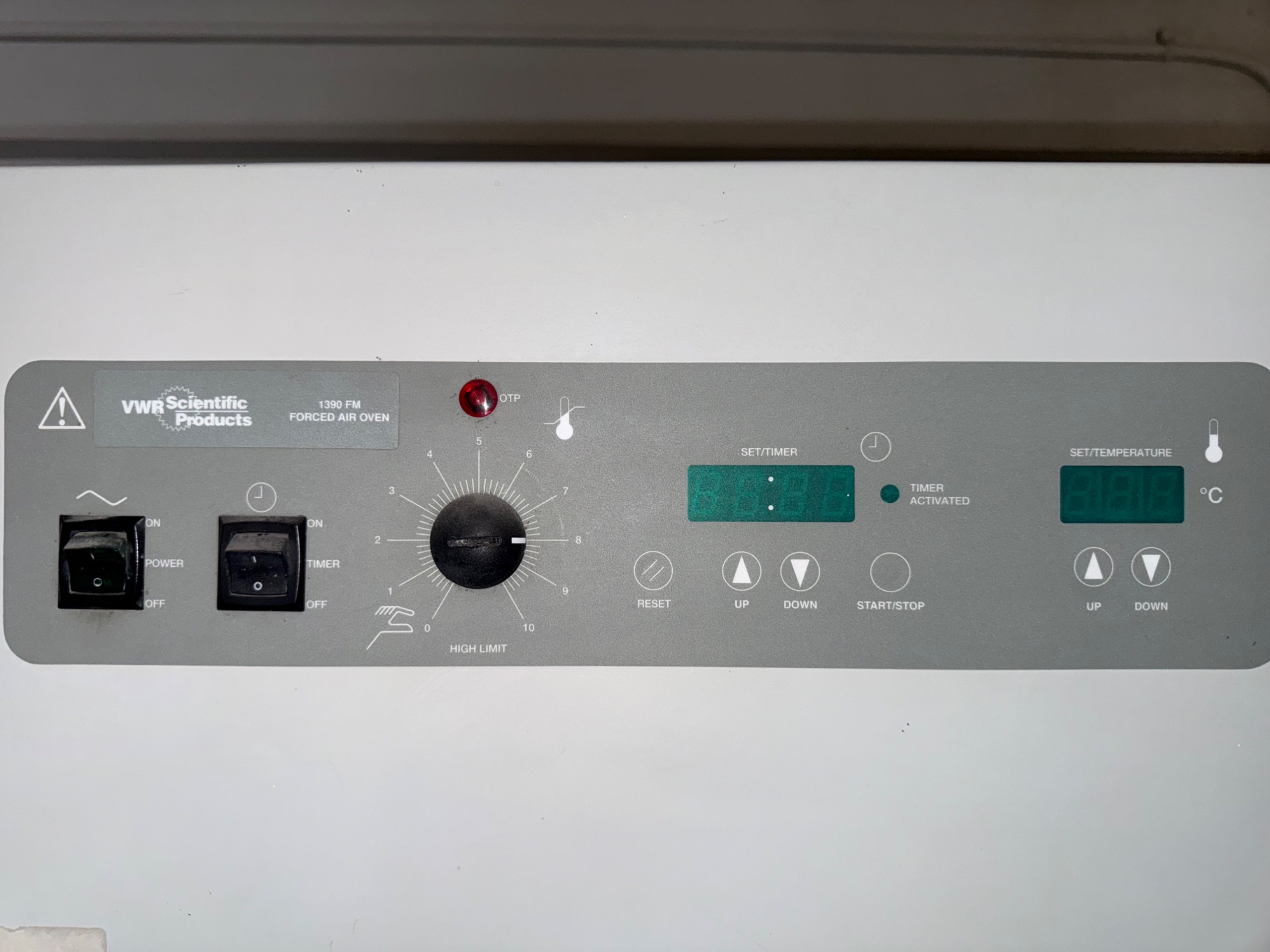 VWR SCIENTIFIC PRODUCTS 1390 FM FORCED AIR OVEN - undefined