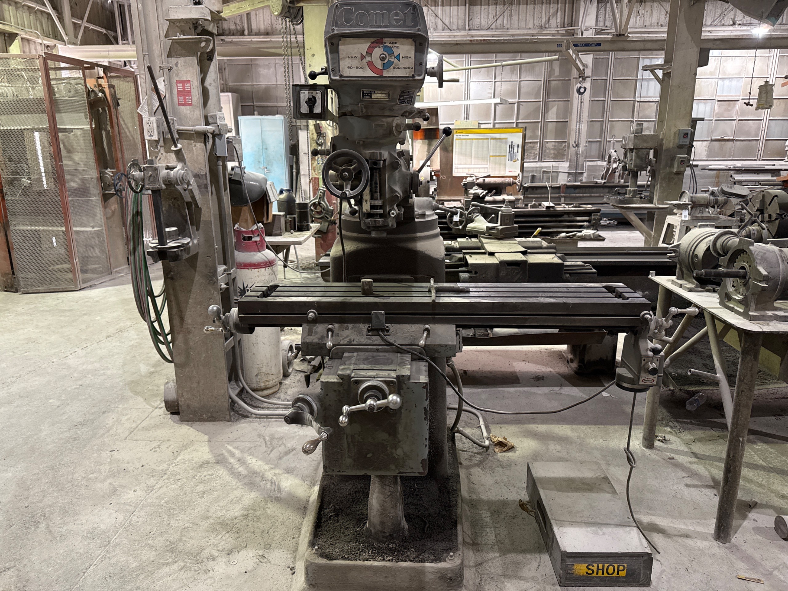 1984 COMET 3KV VERTICAL MILLING MACHINE - undefined