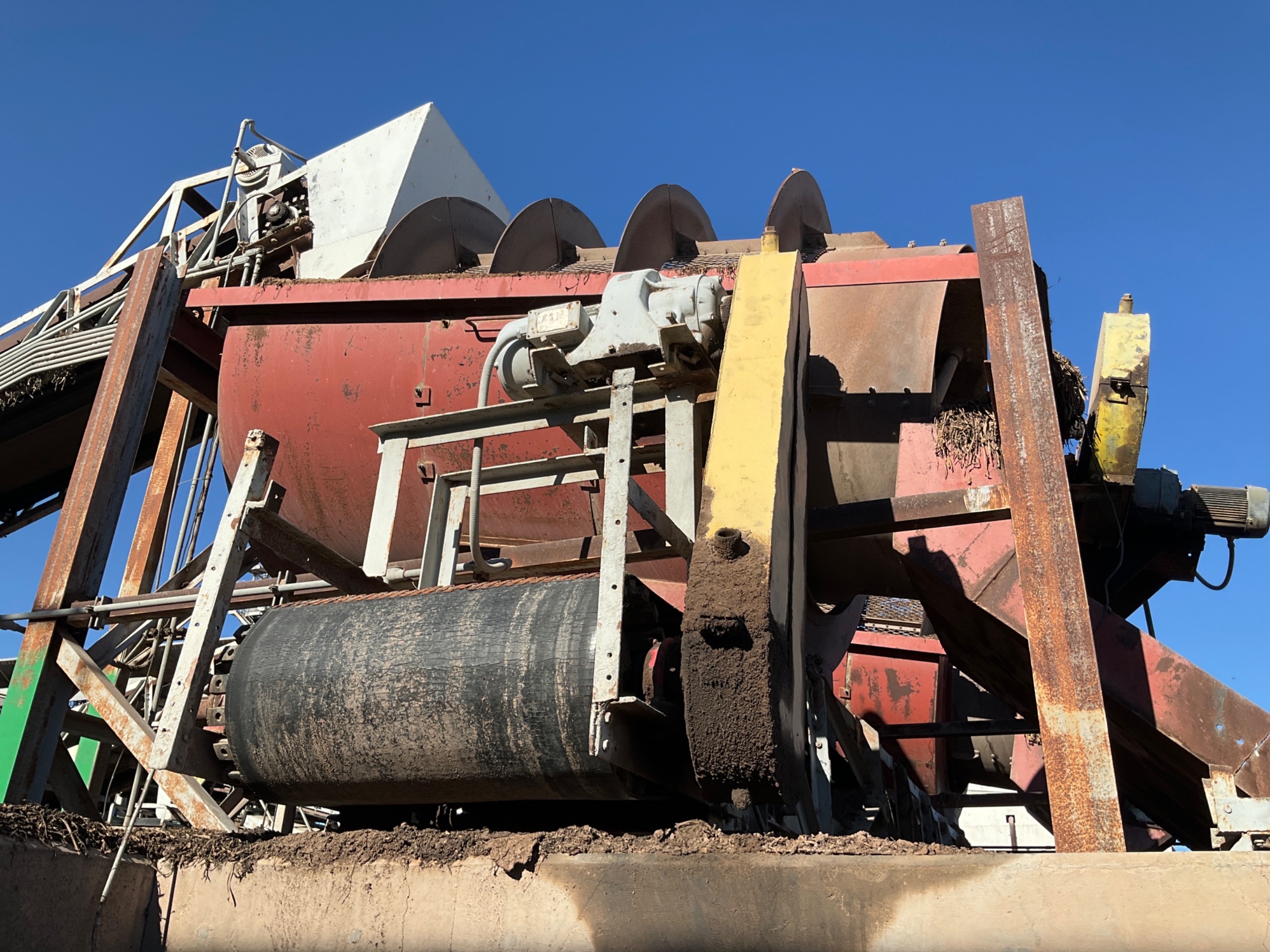 ROTATING SOIL SCREEN - undefined