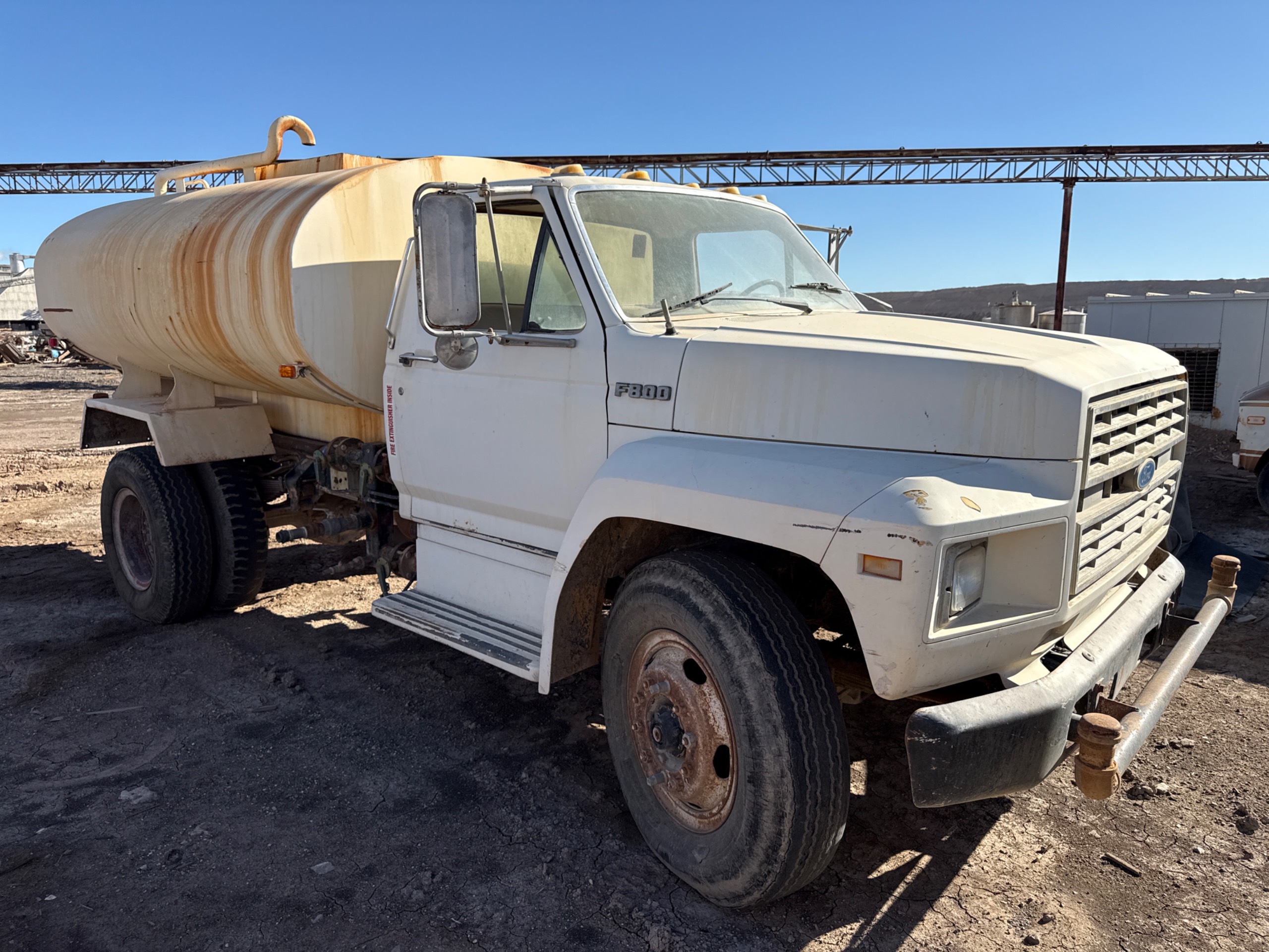 1987 FORD F800 TANKER TRUCK - undefined