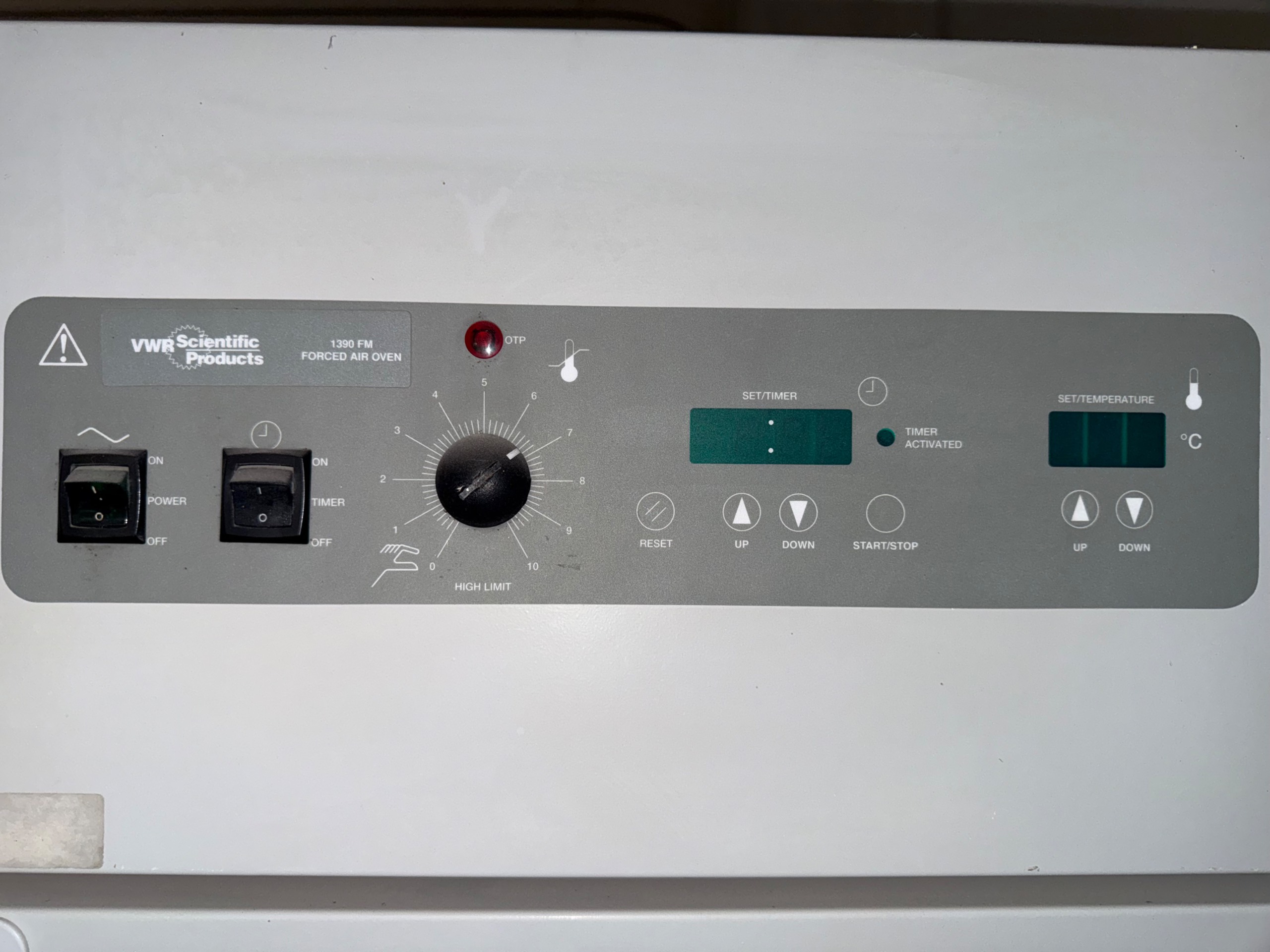 VWR SCIENTIFIC PRODUCTS 1390 FM FORCED AIR OVEN - undefined