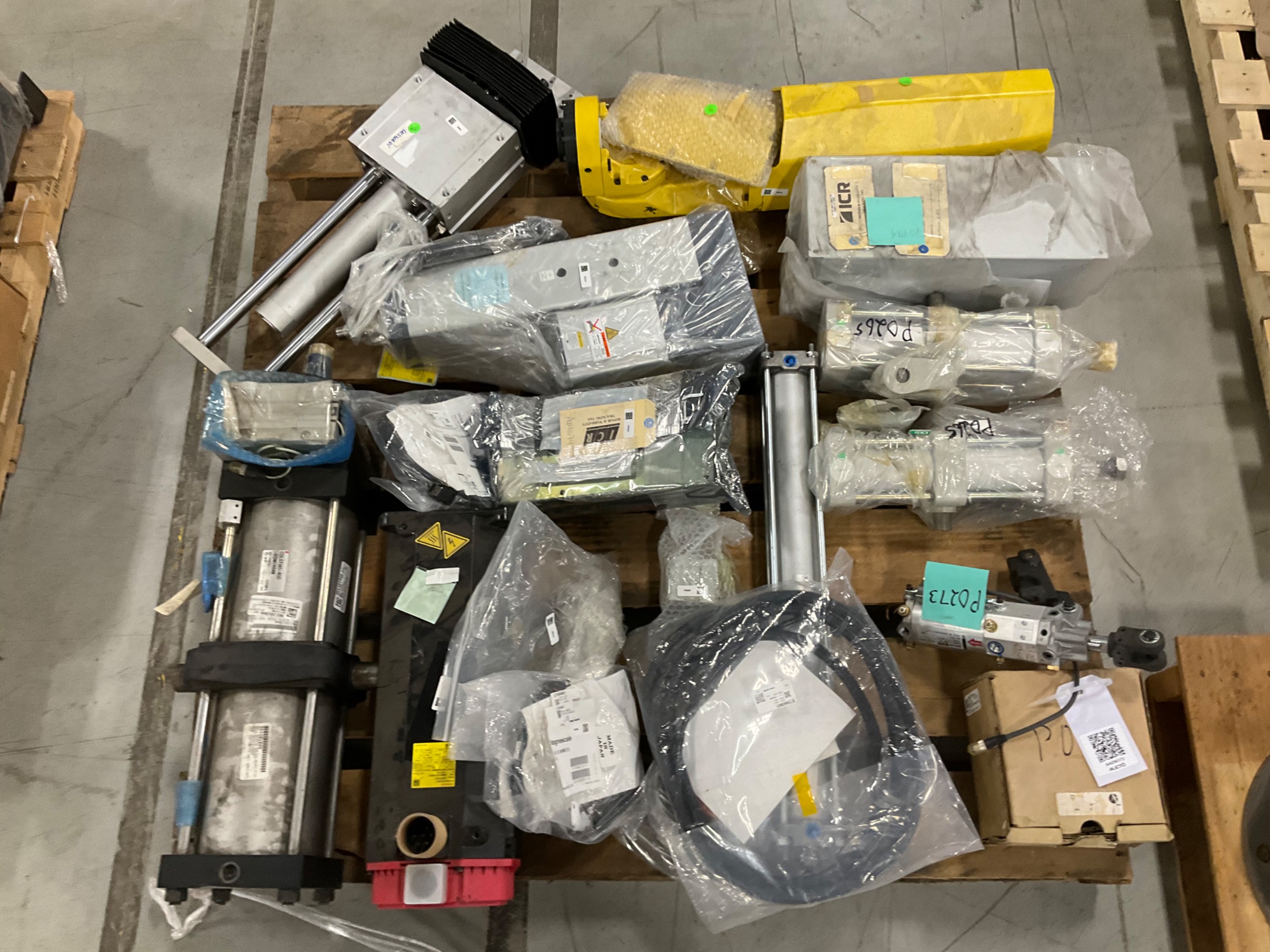 BULK LIST OF HYDRAULIC & PNEUMATIC CYLINDERS - undefined