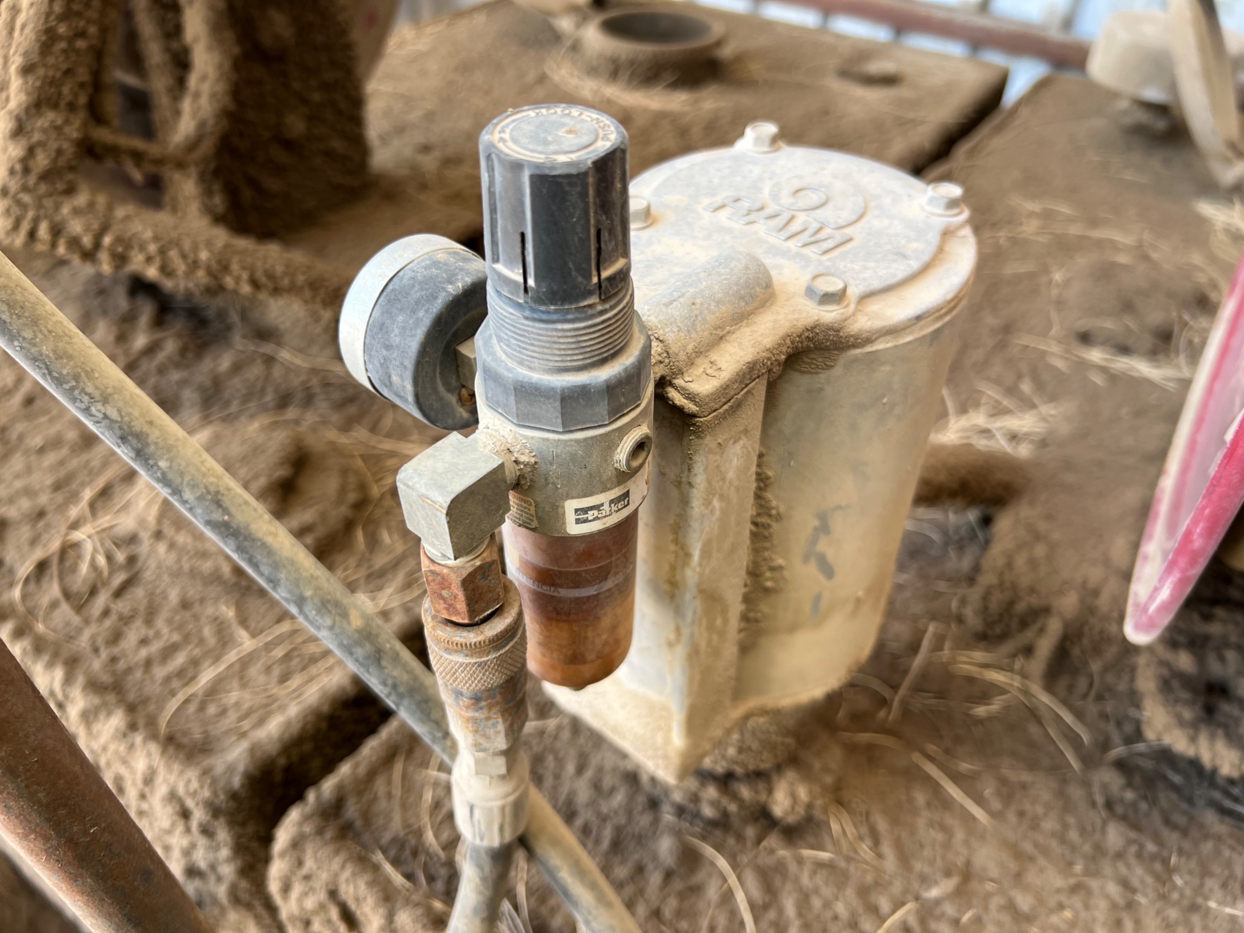 QTY 3: ALEMITE OIL RAM PUMP TANK - undefined