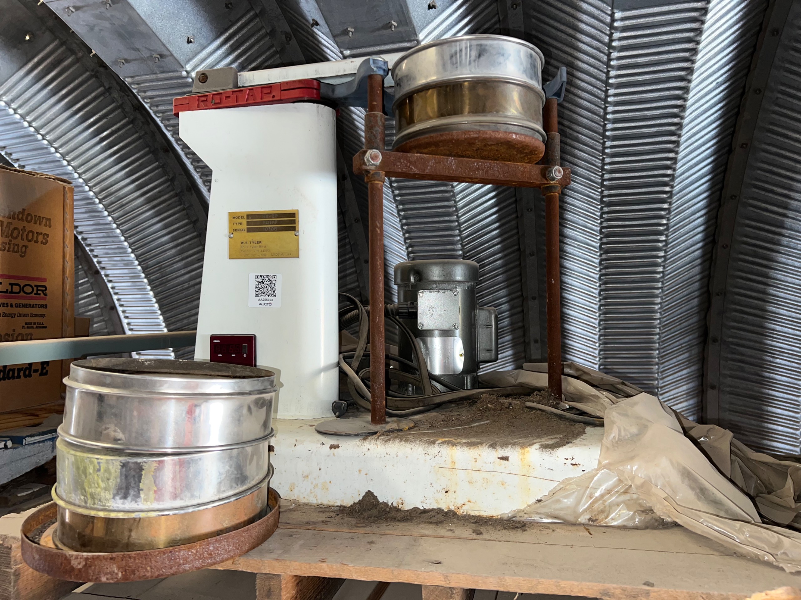W.S. TYLER RX-29 SIEVE SHAKER - undefined