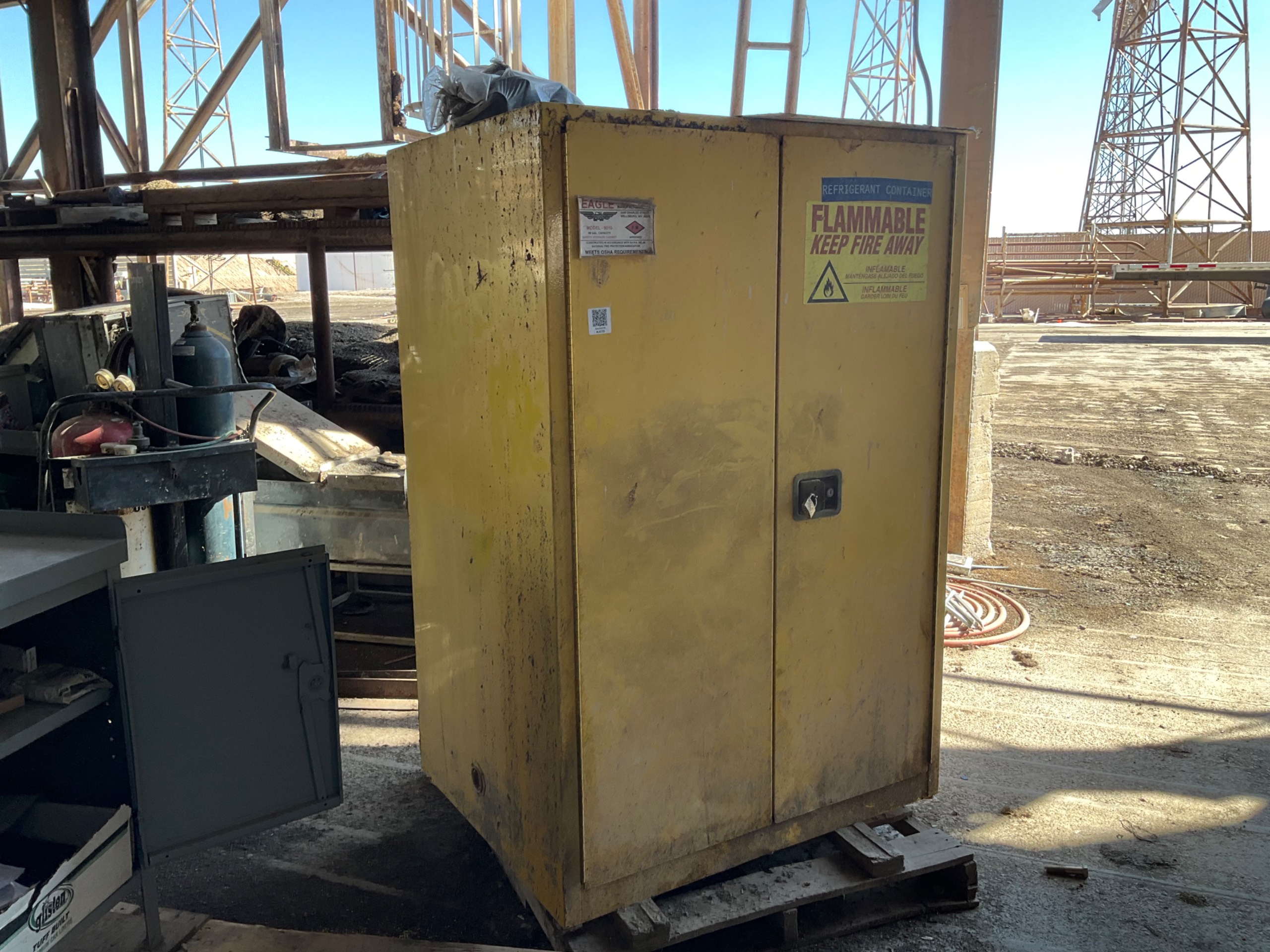 EAGLE 9010 FLAME PROOF STORAGE CABINET - undefined
