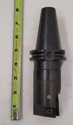 CARBOLOY INDEXABLE END MILL W/ CAT 40 TAPER, OAL: 7.125”, PROJECTION: 4.250”, BODY DIAMETER: 2.00” - undefined