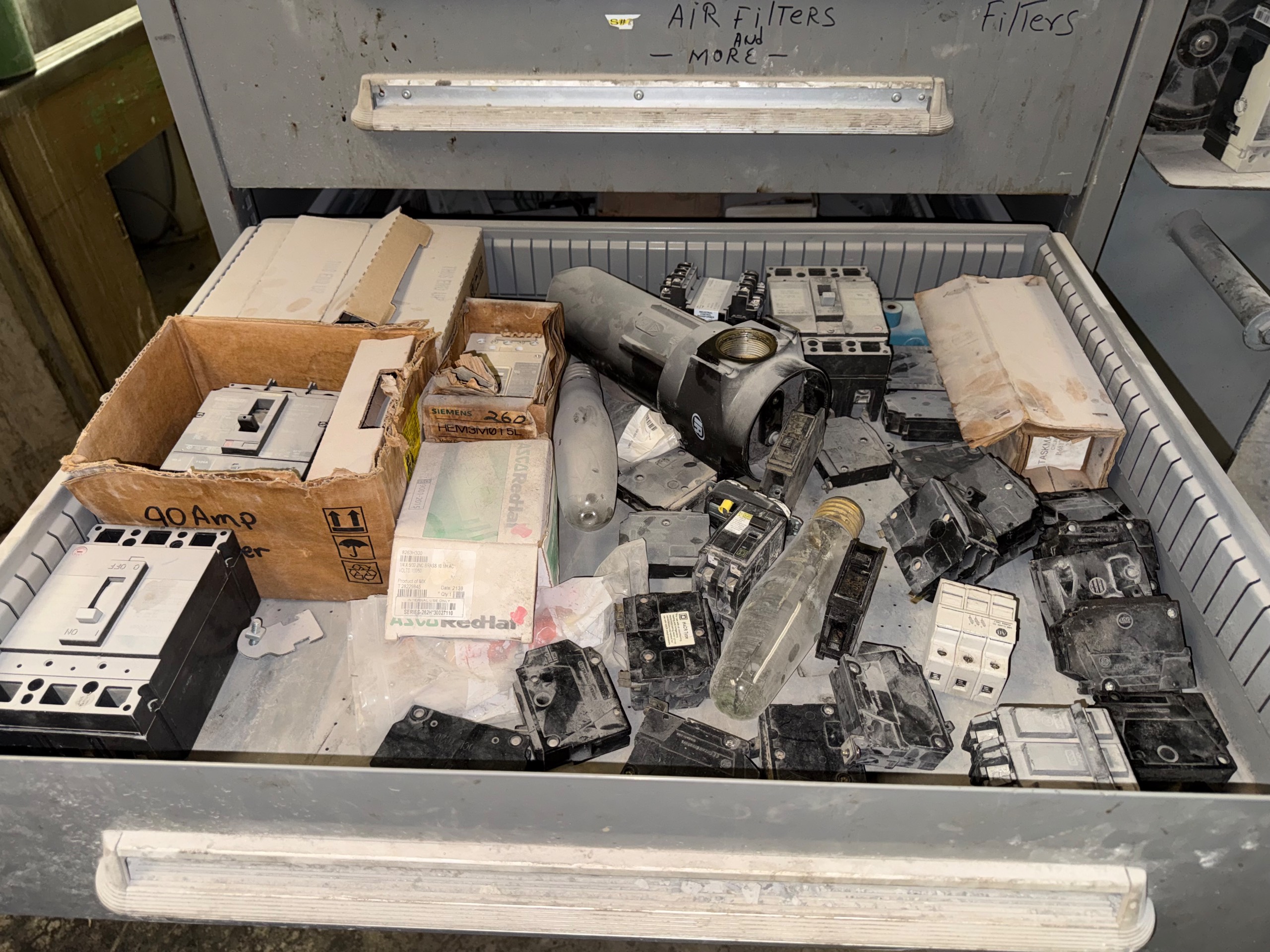 BULK CONTENTS OF INSTRUMENT ROOM - undefined