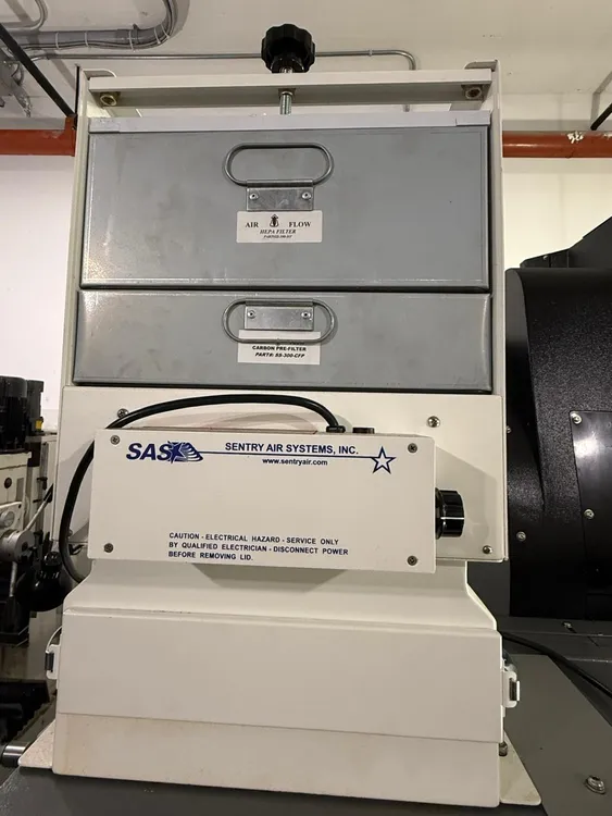 2022 HURCO VM10I PLUS VERTICAL MACHINING CENTER 26X16X20IN TRAVELS 12K RPM 15 HP 24 ATC - undefined