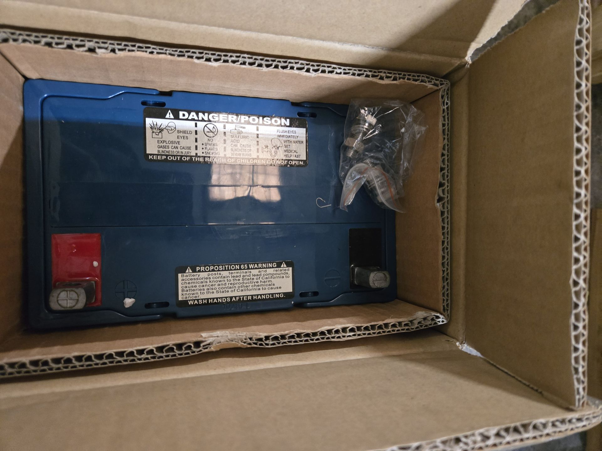 BULK QTY OF FILTERS AND BATTERY UNITS - undefined