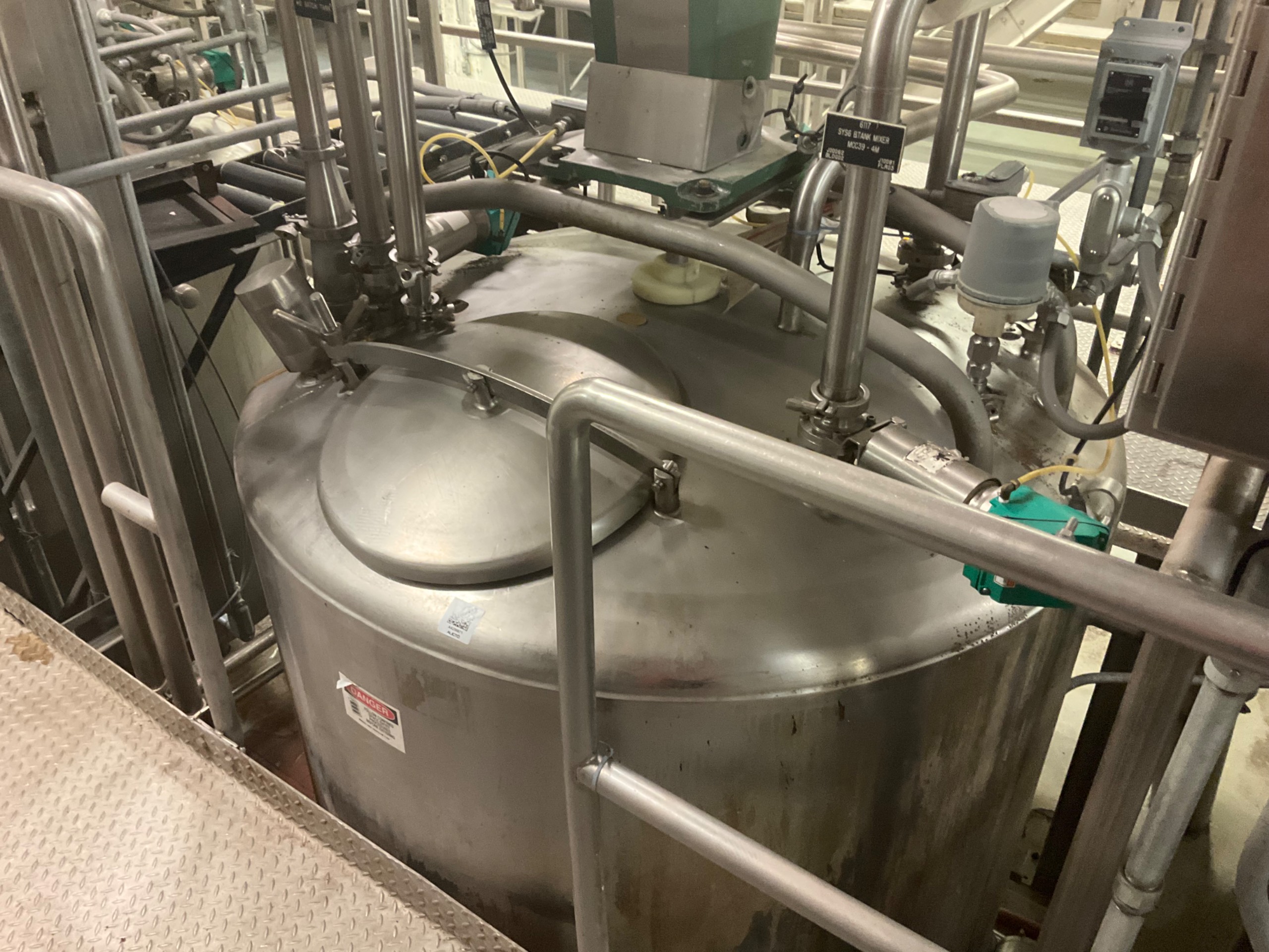 MIXER TANK 600 GALLON - undefined
