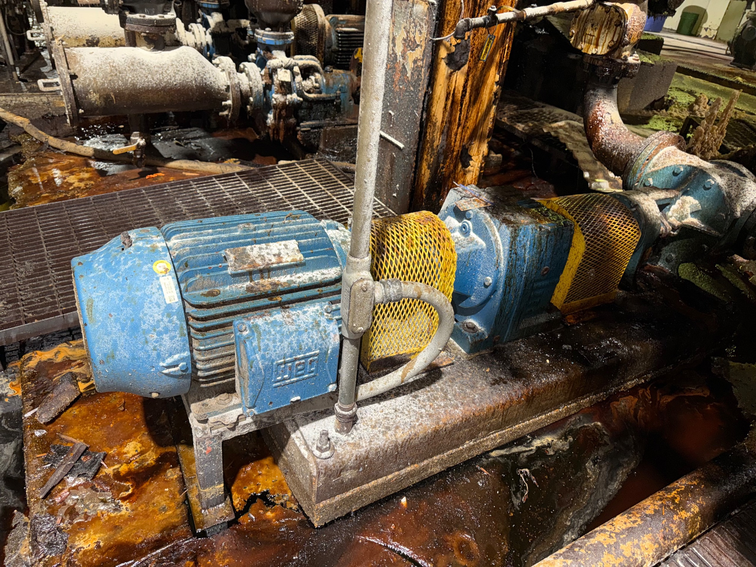 SUMMIT VV40QSPK-CB-1NS PUMP & 25 HP MOTOR ASSEMBLY - undefined