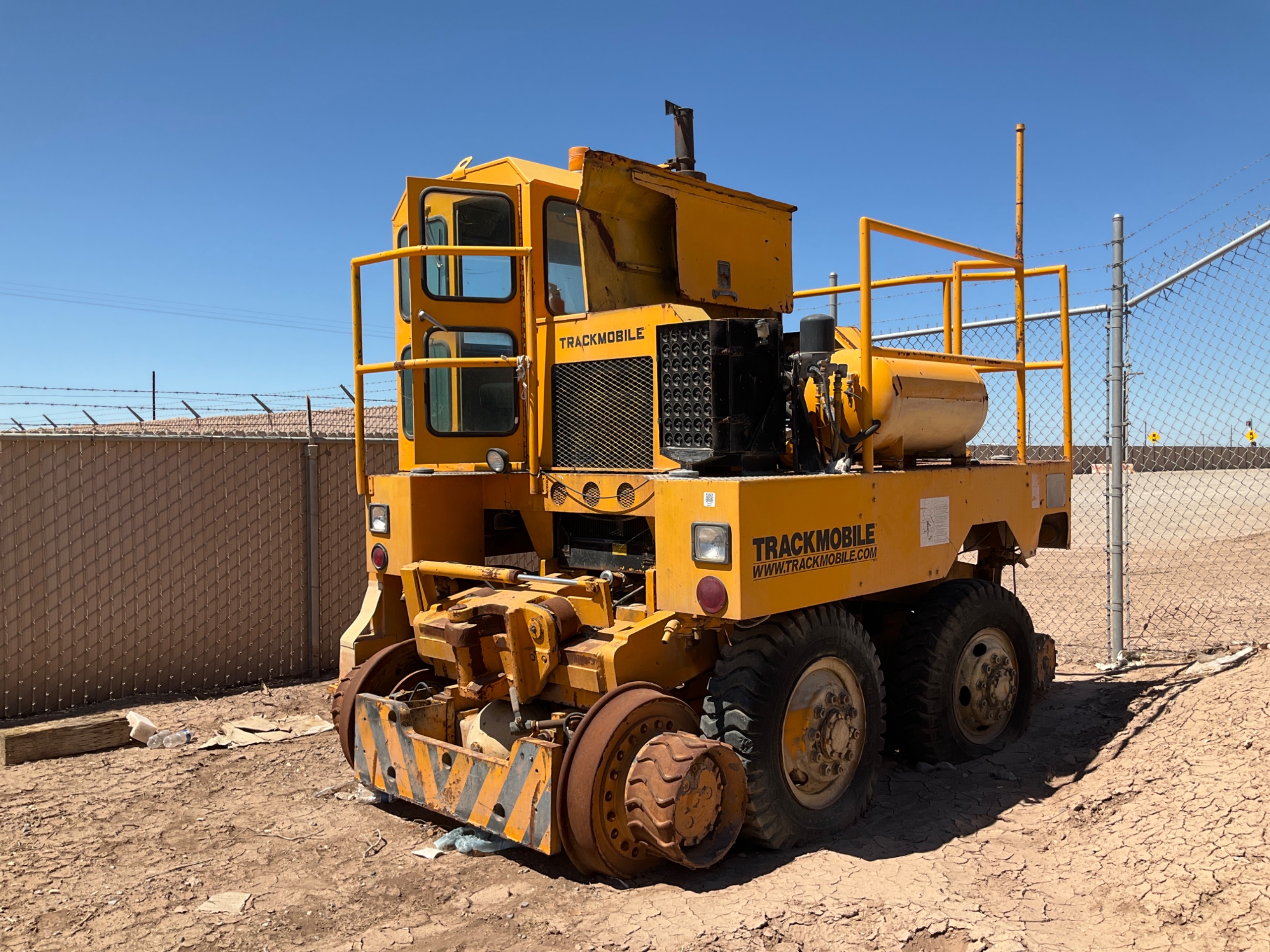 TRACKMOBILE 4200 TM RAILCAR MOVER - undefined