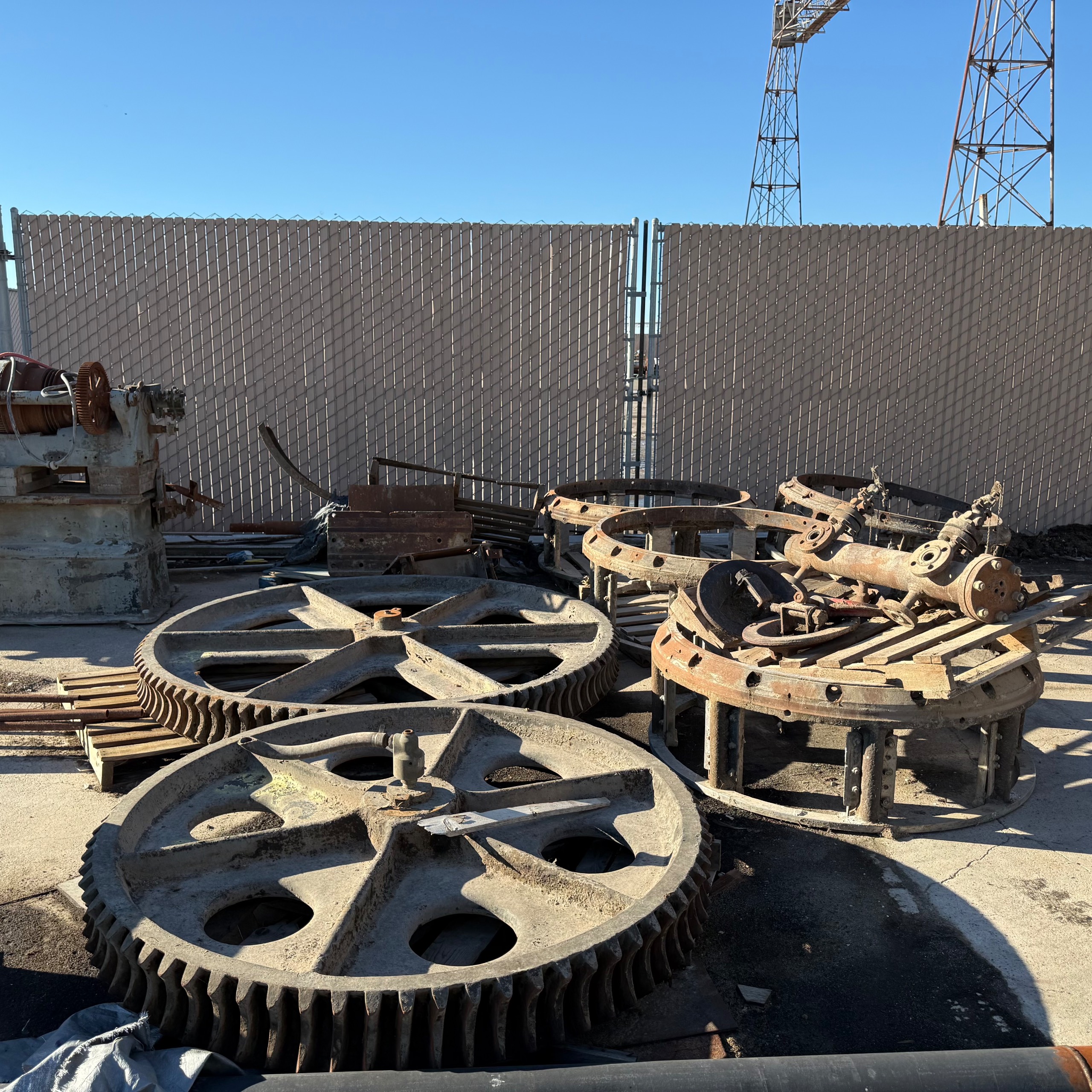 BULK QTY OF INDUSTRIAL PARTS - undefined