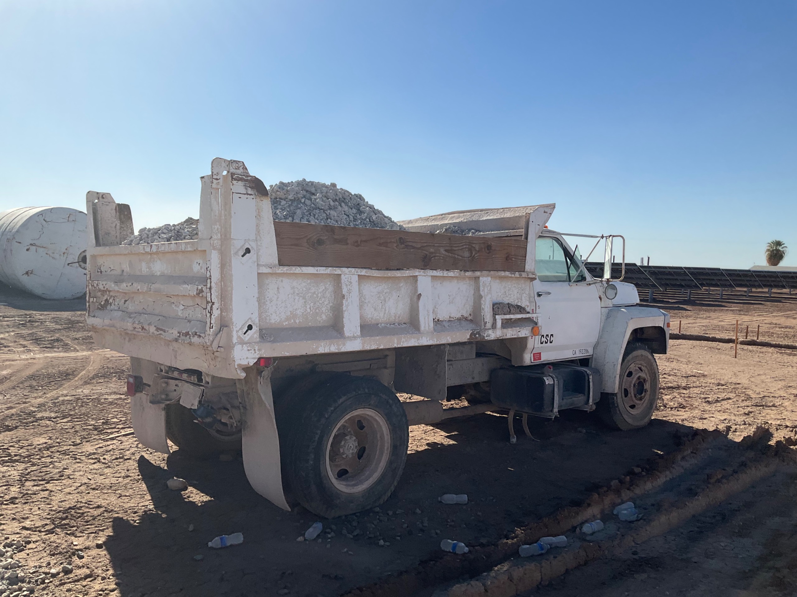 1982 FORD F600 DUMP TRUCK - undefined