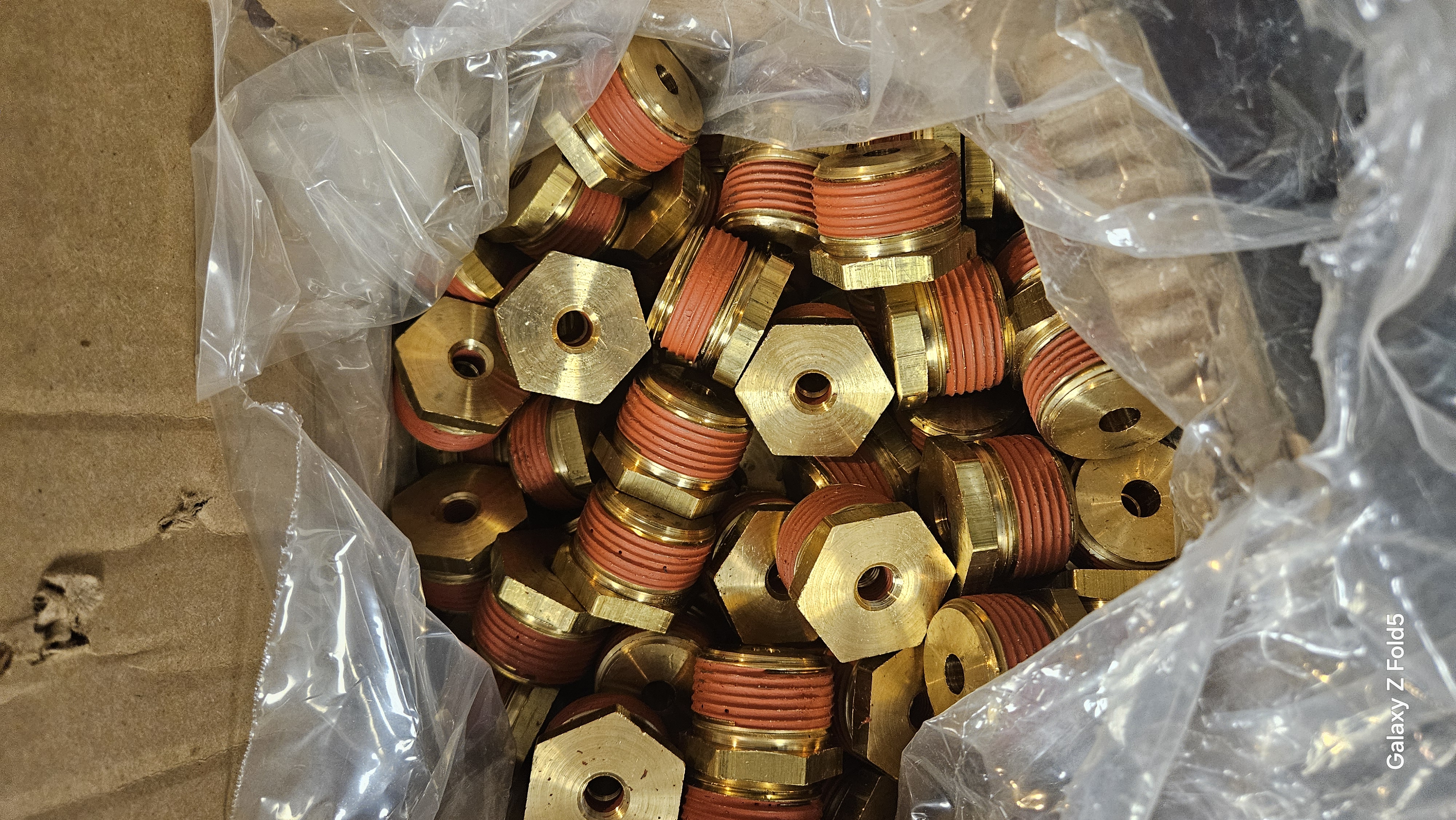 1" MALE PIPE THREAD X 1/8" FEMALE NPT BRASS REDUCING BUSHING-CASE OF 10 - undefined