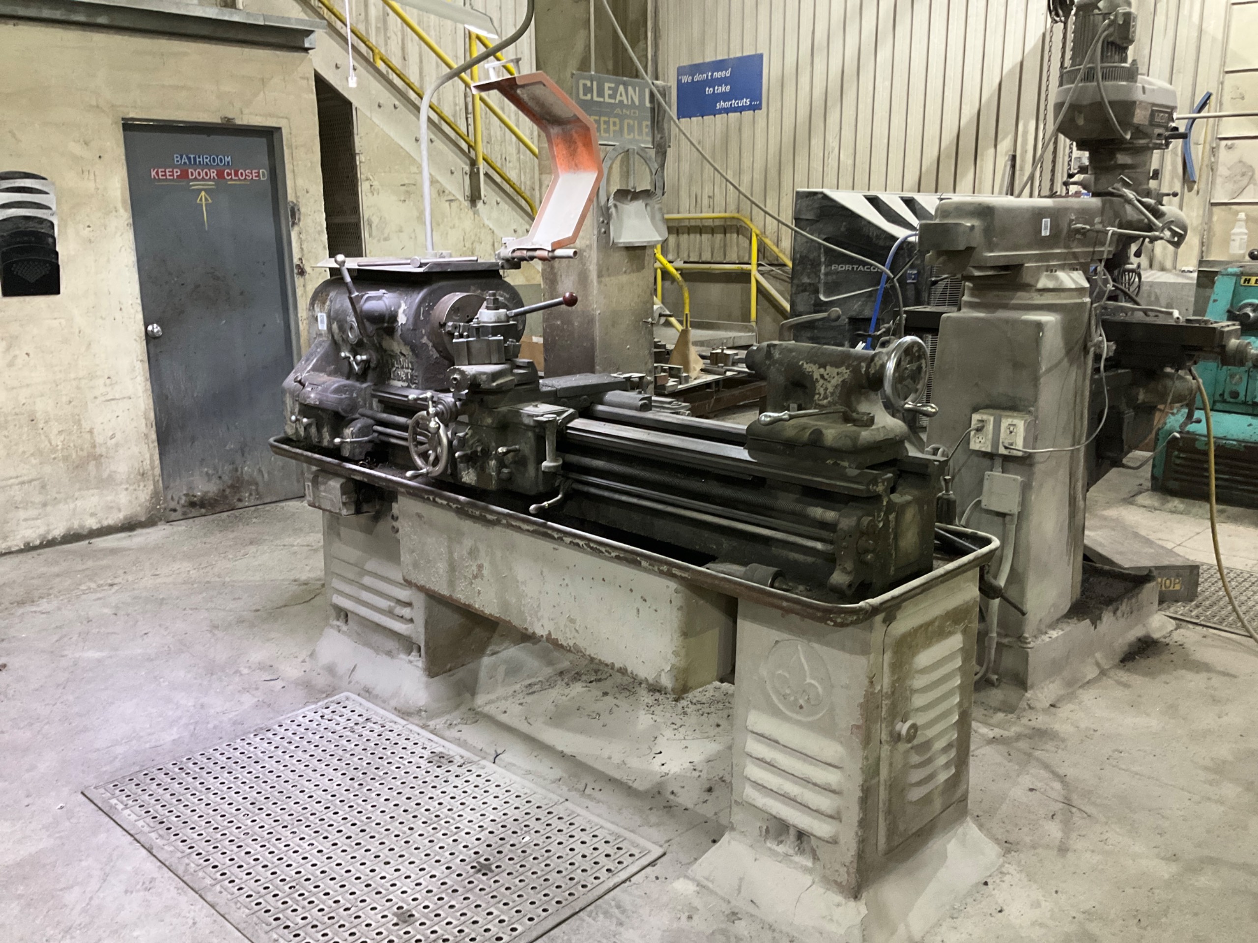 LEBLOND DUAL DRIVE MANUAL LATHE - undefined
