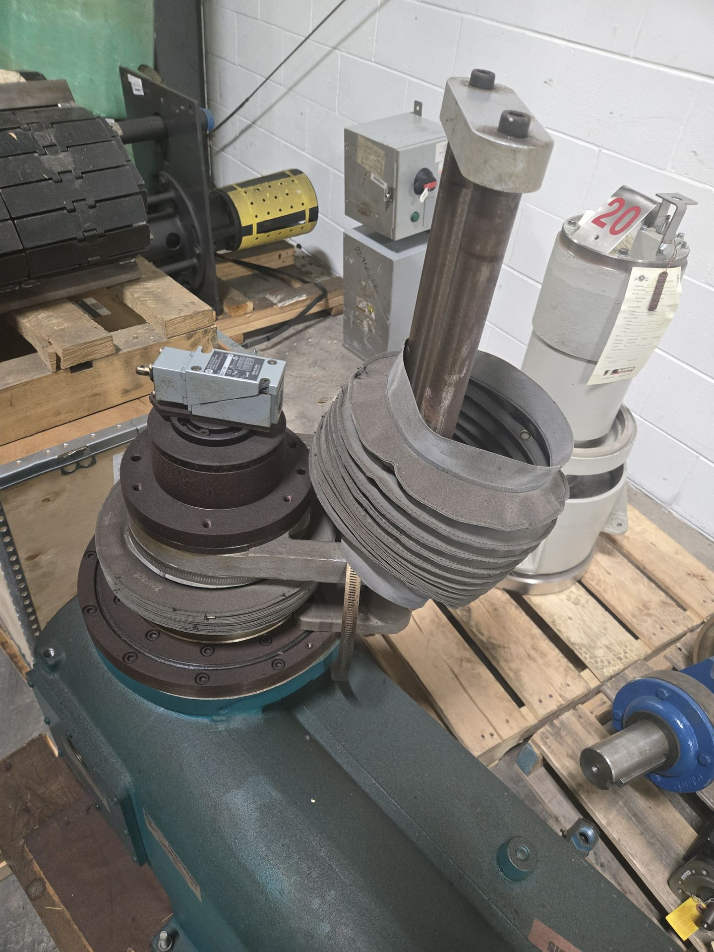 2000 FERGUSON 2710 INDEXING DRIVE UNIT - undefined