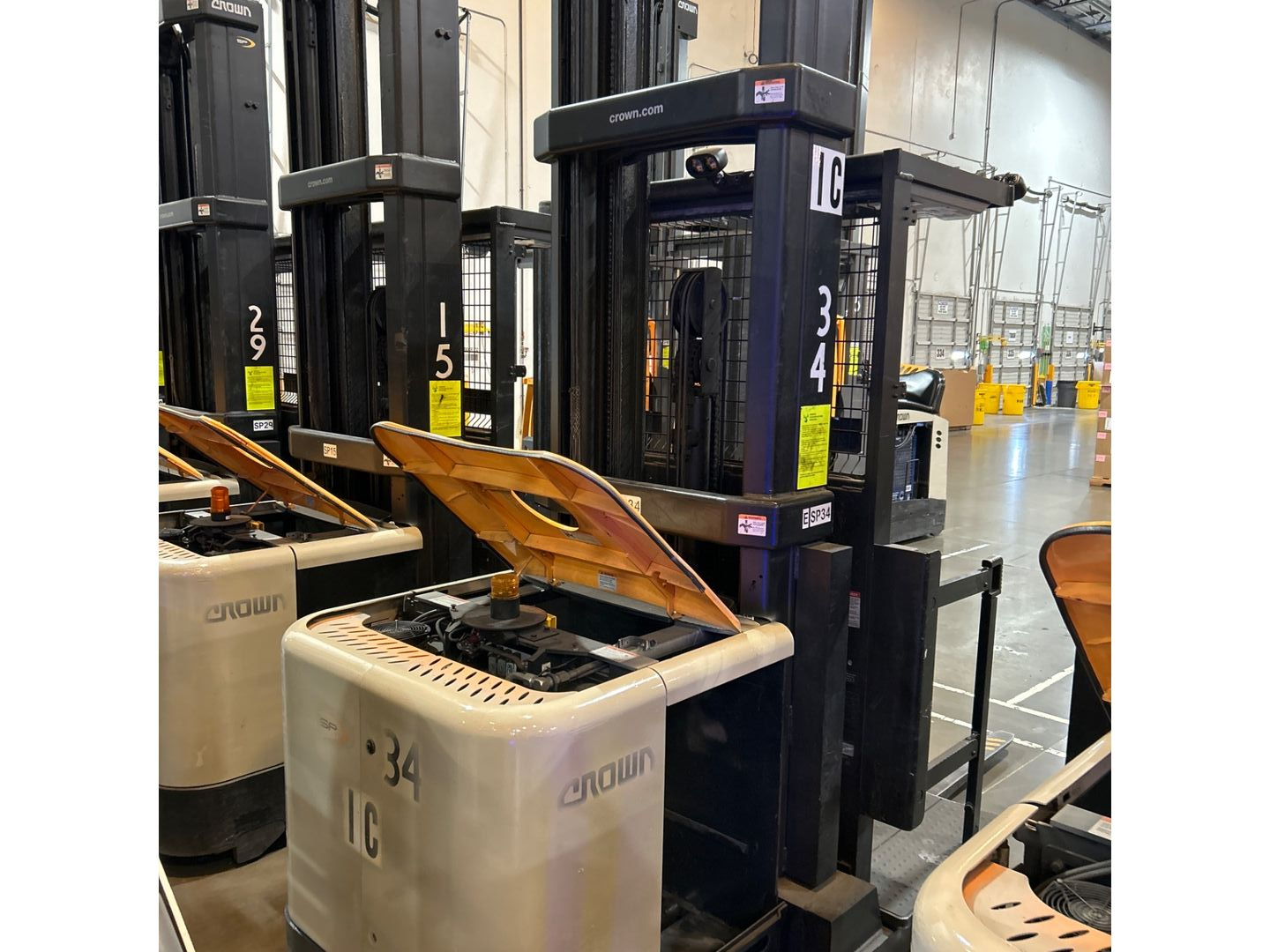 CROWN SP4050-30 ORDER PICKER - undefined