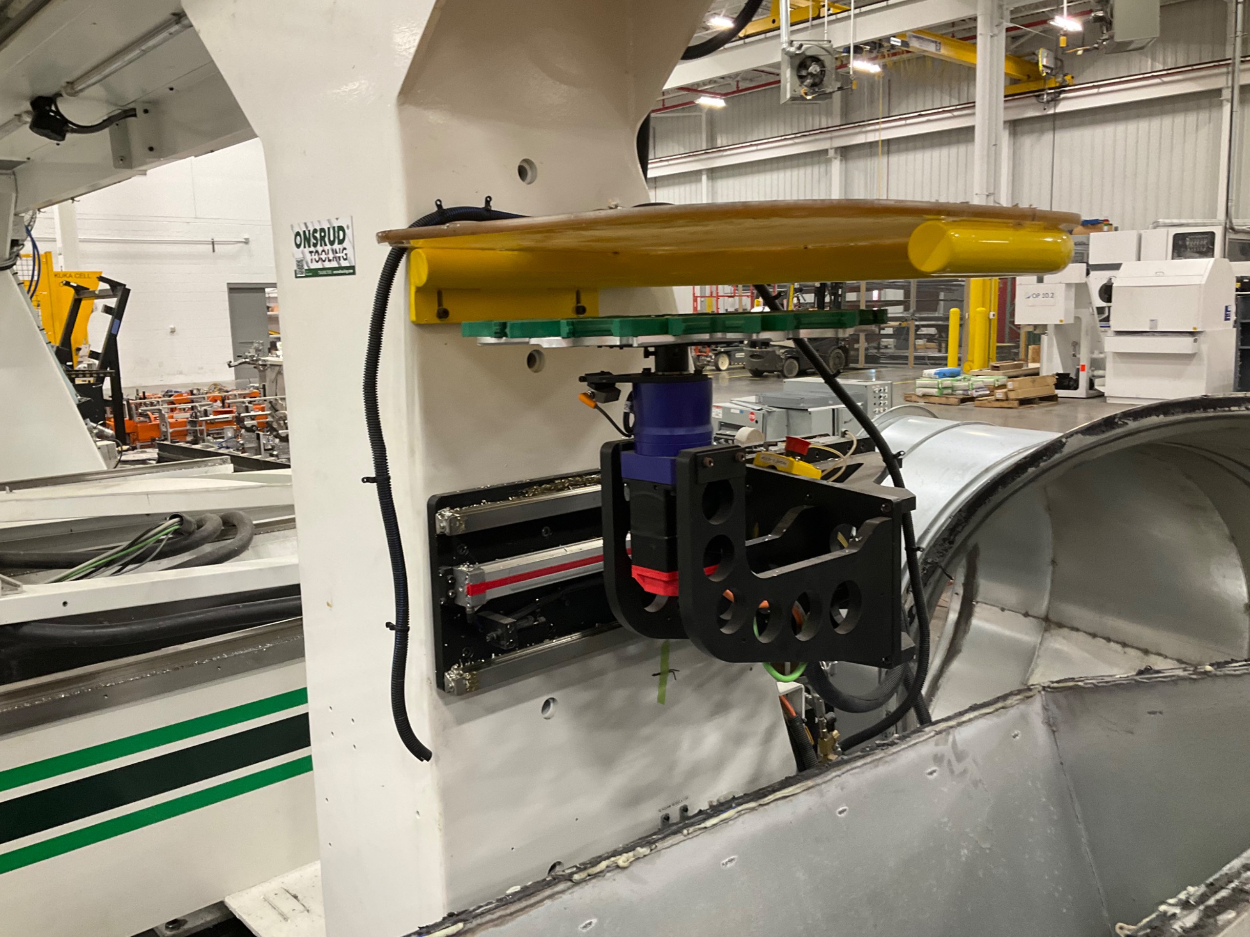 2022 C.R ONSRUD 122E24CW6 CNC ROUTER - undefined