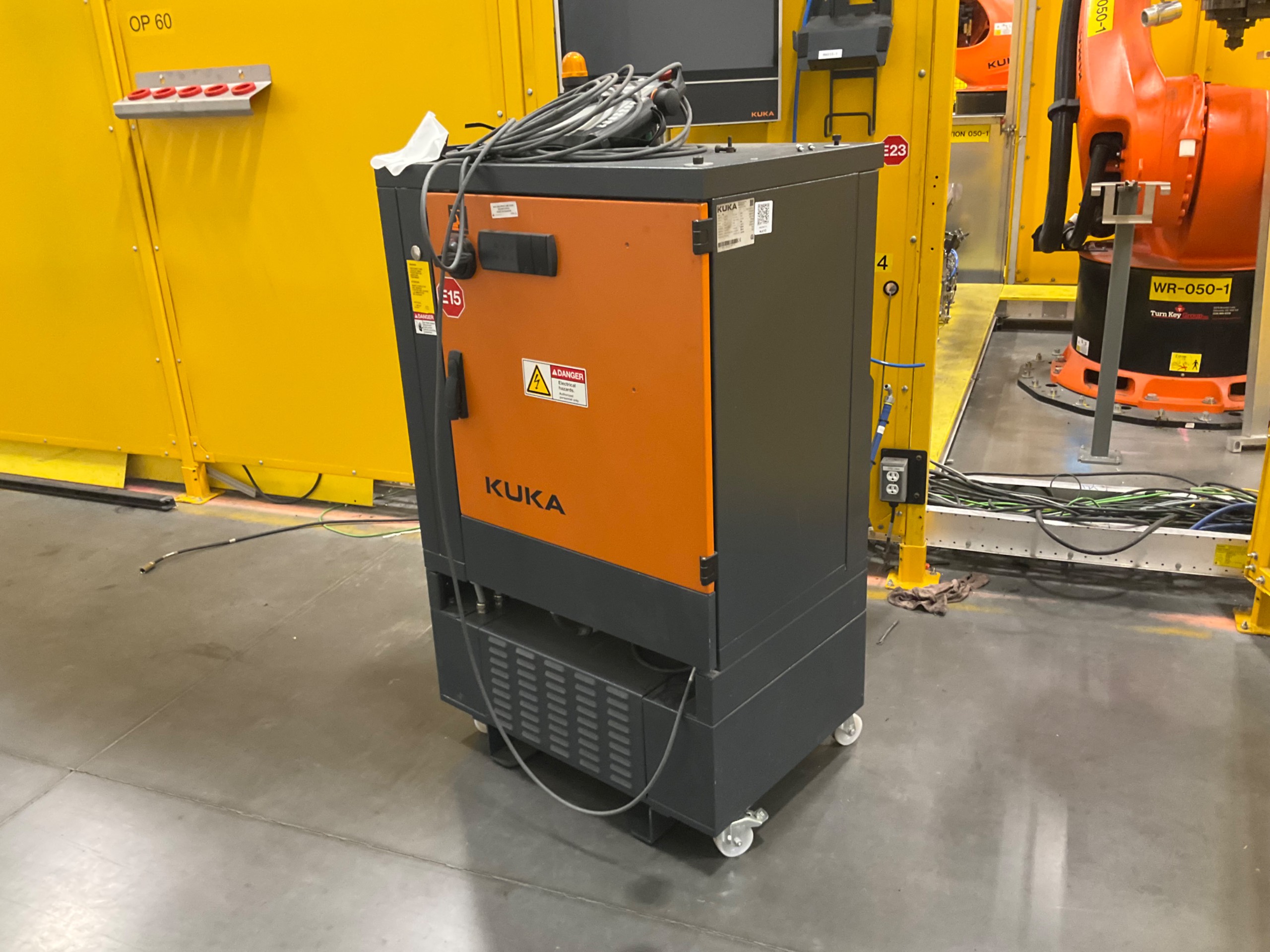 2021 KUKA KR 500 R2830 ROBOT & CONTROLLER ASSEMBLY - undefined