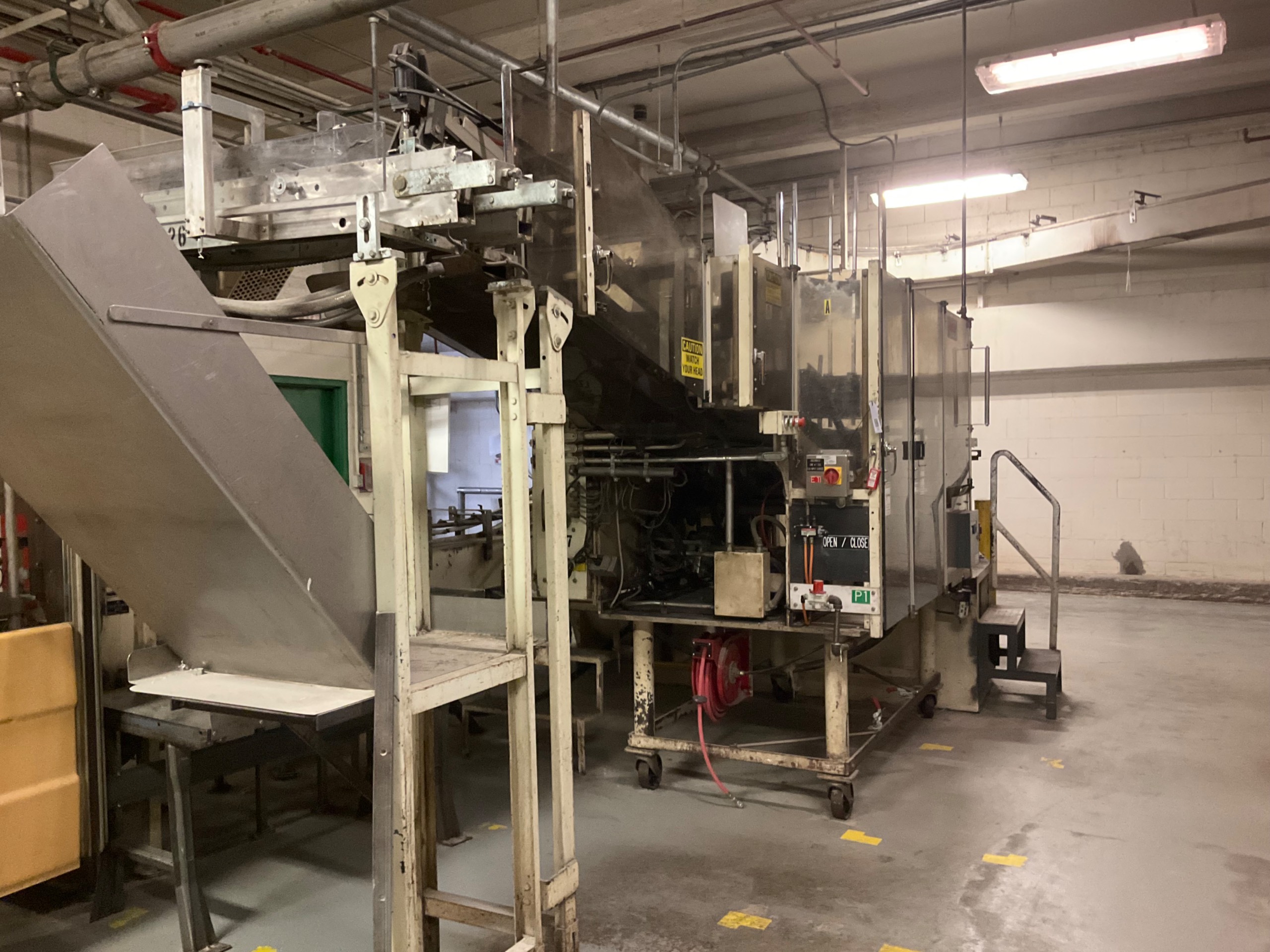 1983 JONES SSG PACKAGING MACHINE - undefined