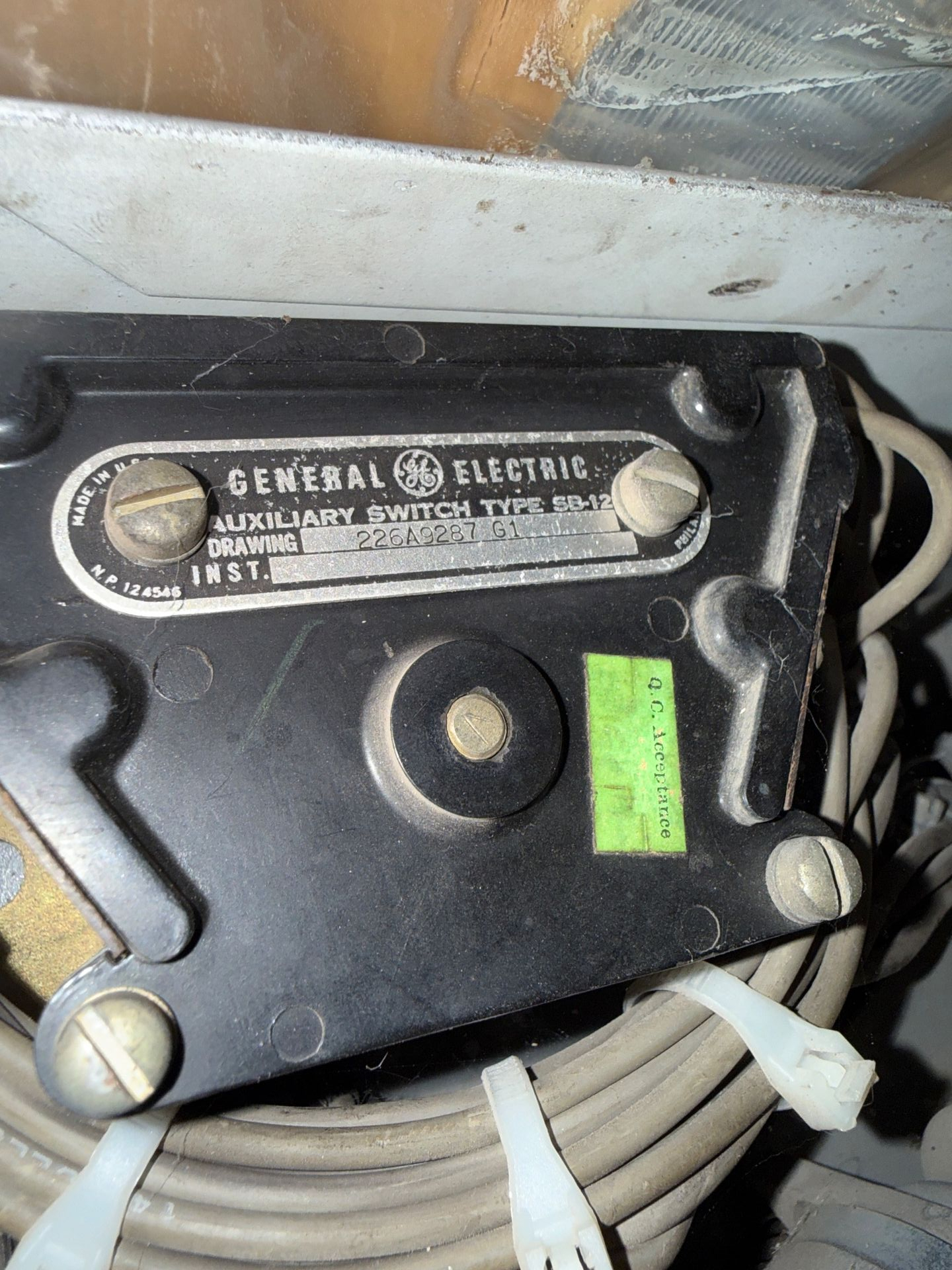 GENERAL ELECTRIC SB-12 CIRCUIT BREAKER - undefined