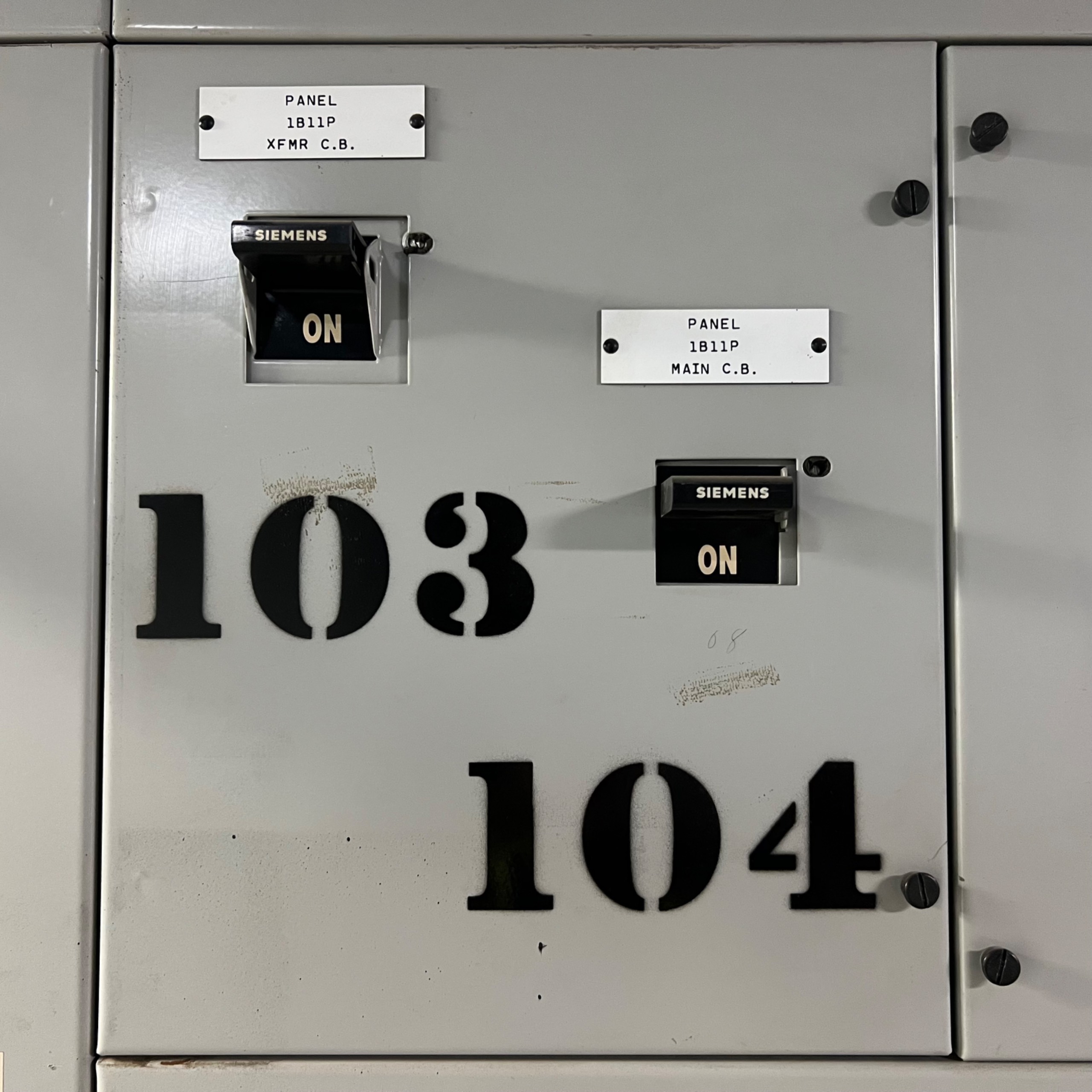 BULK QTY OF SIEMENS MOTOR CONTROL CENTERS - undefined