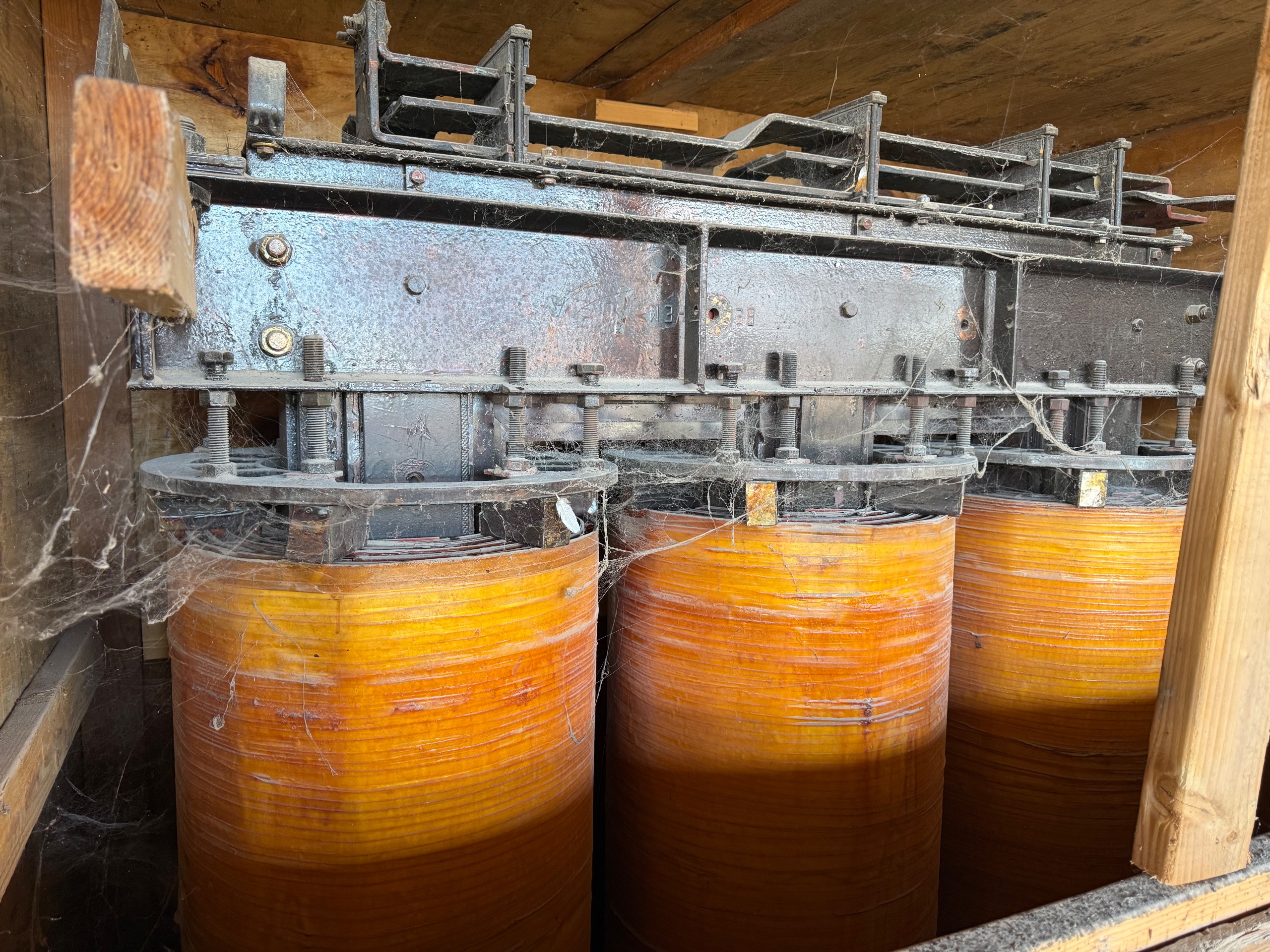 DRY TYPE TRANSFORMER - undefined