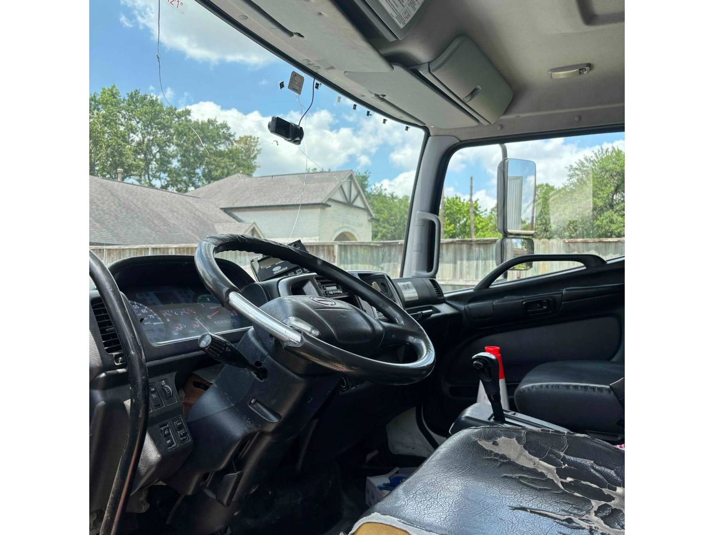 2010 HINO CONVENTIONAL BOX TRUCK - undefined