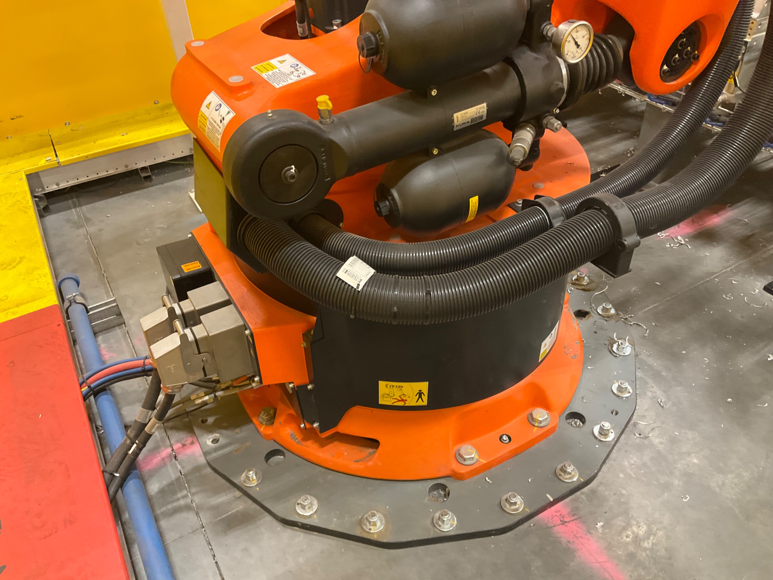 2021 KUKA KR 500 R2830 ROBOT & CONTROLLER ASSEMBLY - undefined