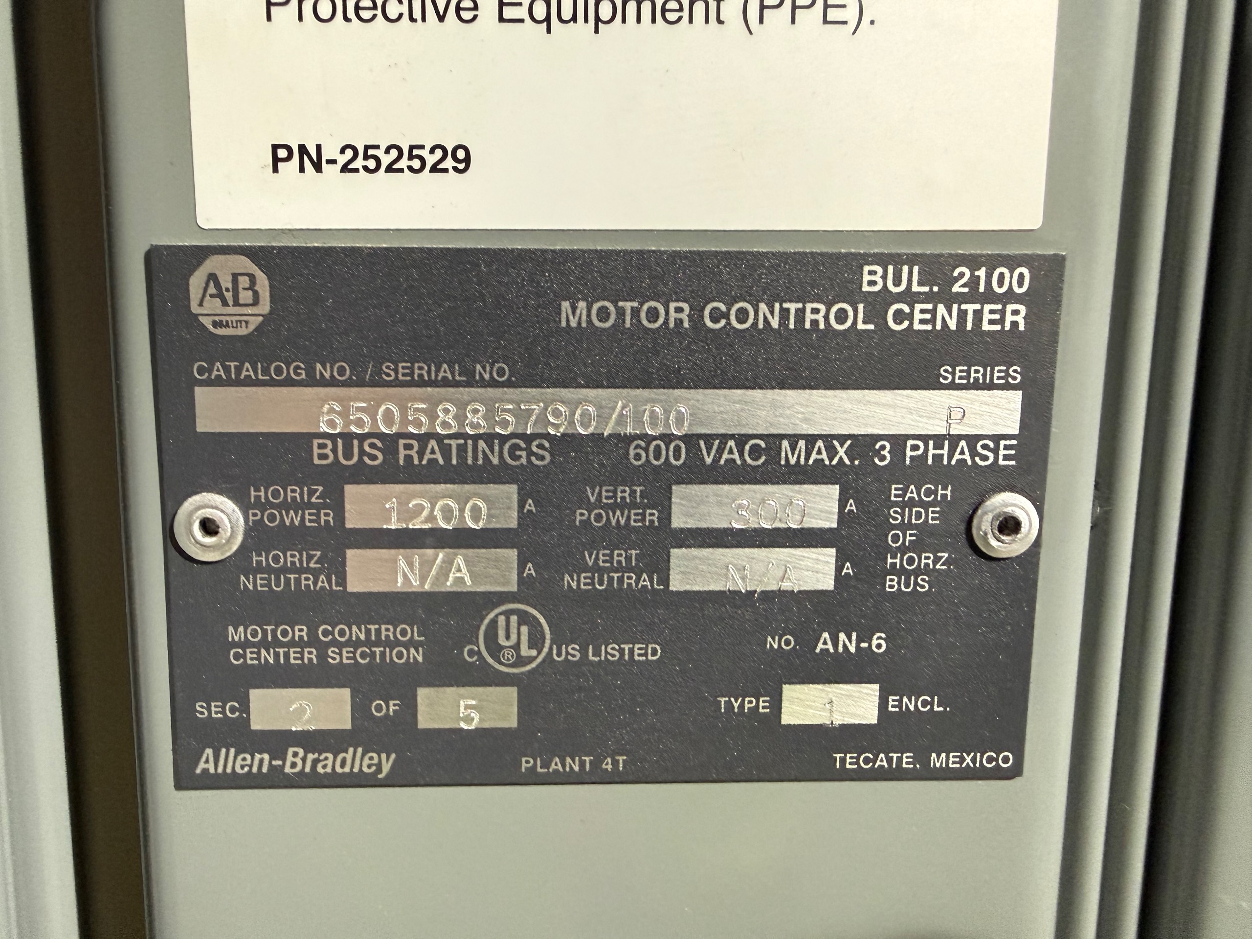 ALLEN BRADLEY CENTERLINE 2100 MOTOR CONTROL CENTER, 5 SECTIONS - undefined