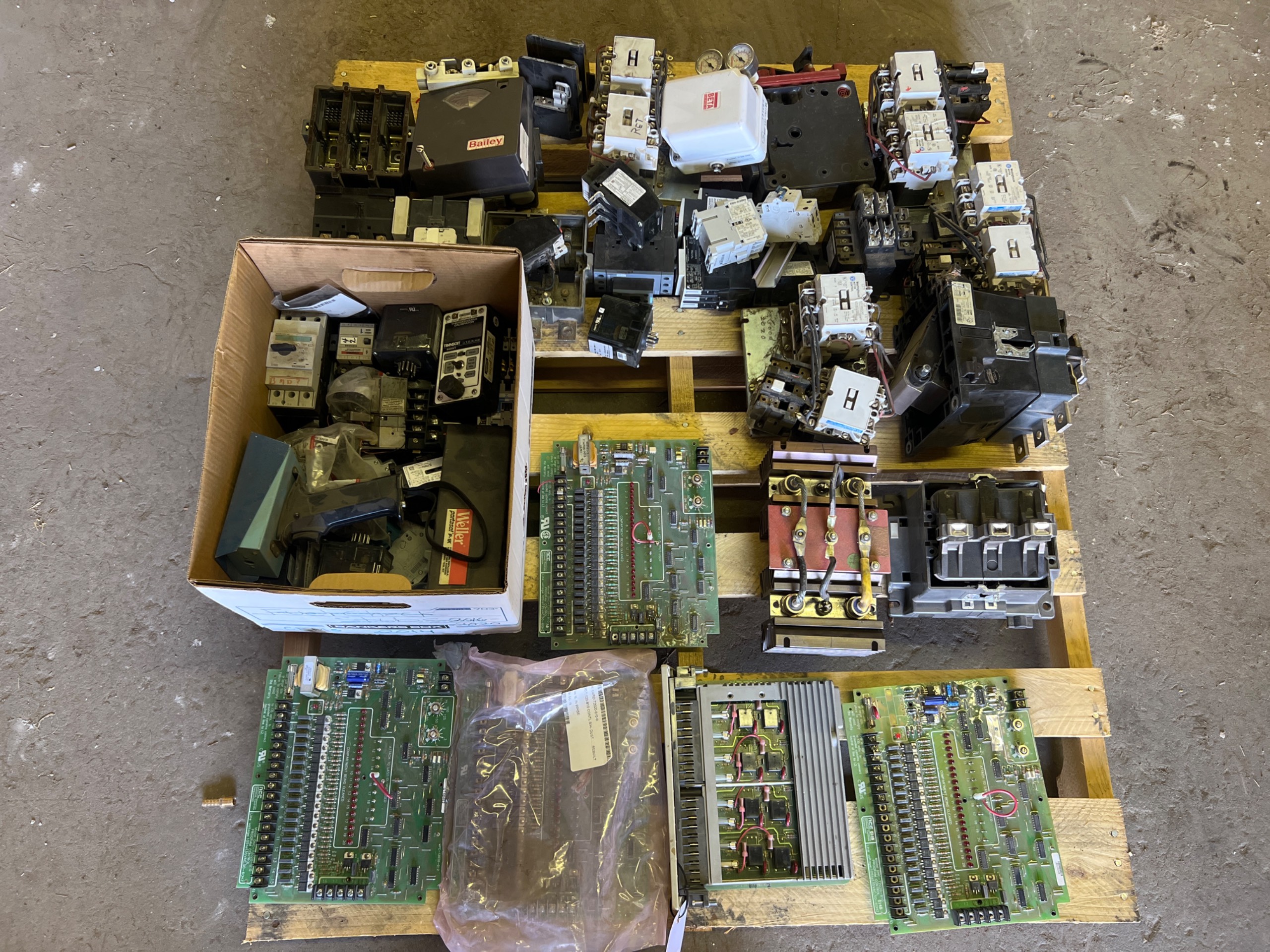 BULK QTY OF ELECTRICAL PARTS - undefined
