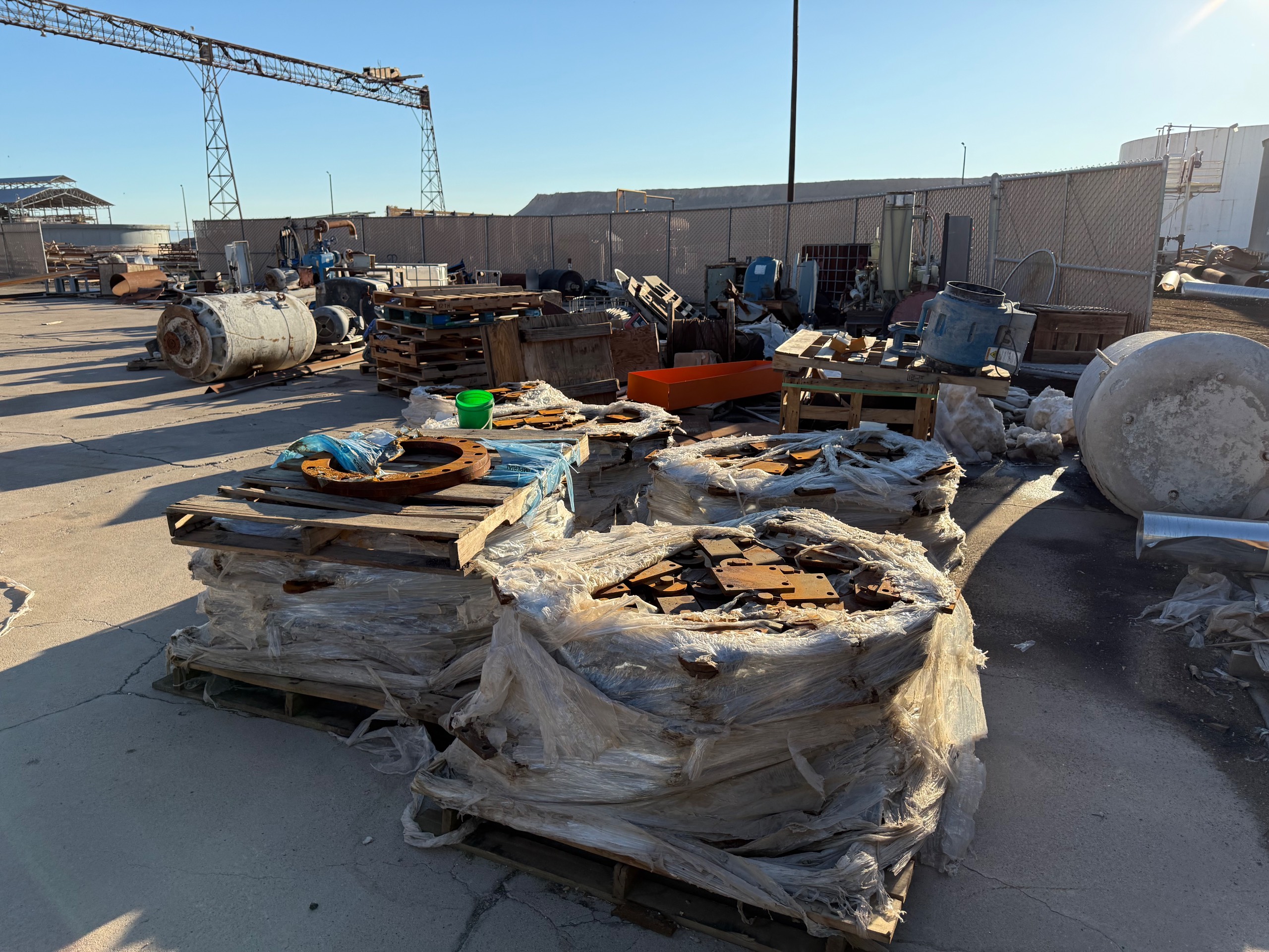 BULK QTY OF INDUSTRIAL PARTS - undefined