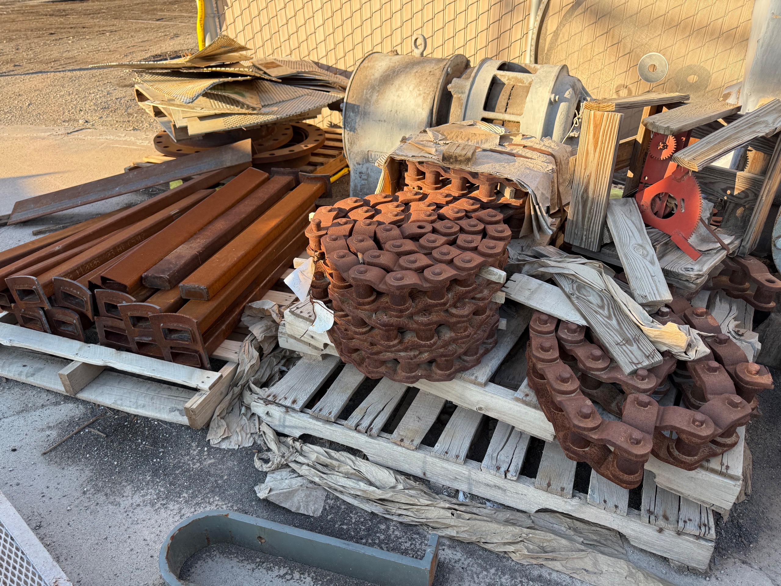 BULK QTY OF INDUSTRIAL PARTS - undefined