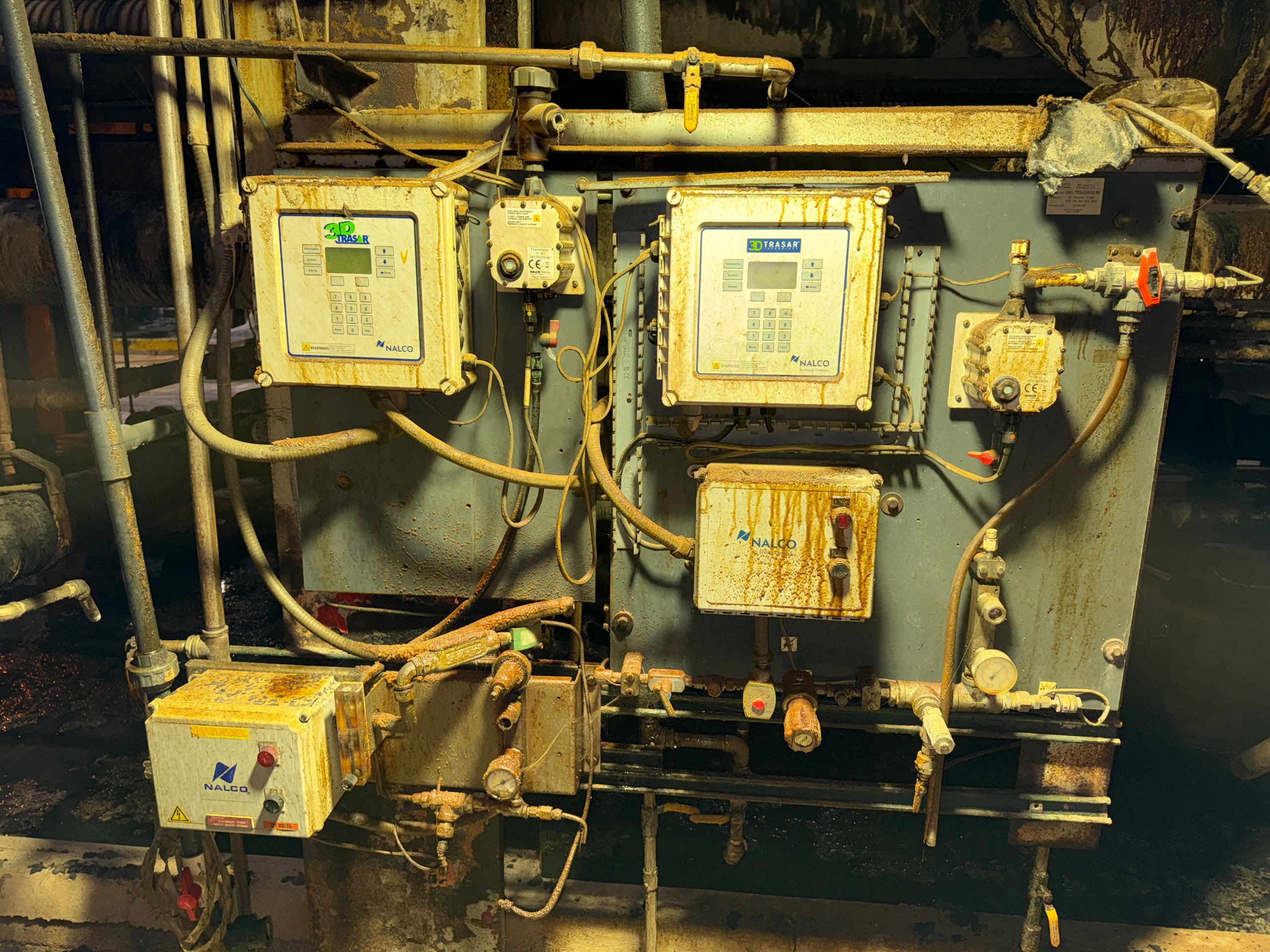 BULK QTY OF INSTRUMENTS THROUGHOUT FIRST FLOOR - undefined